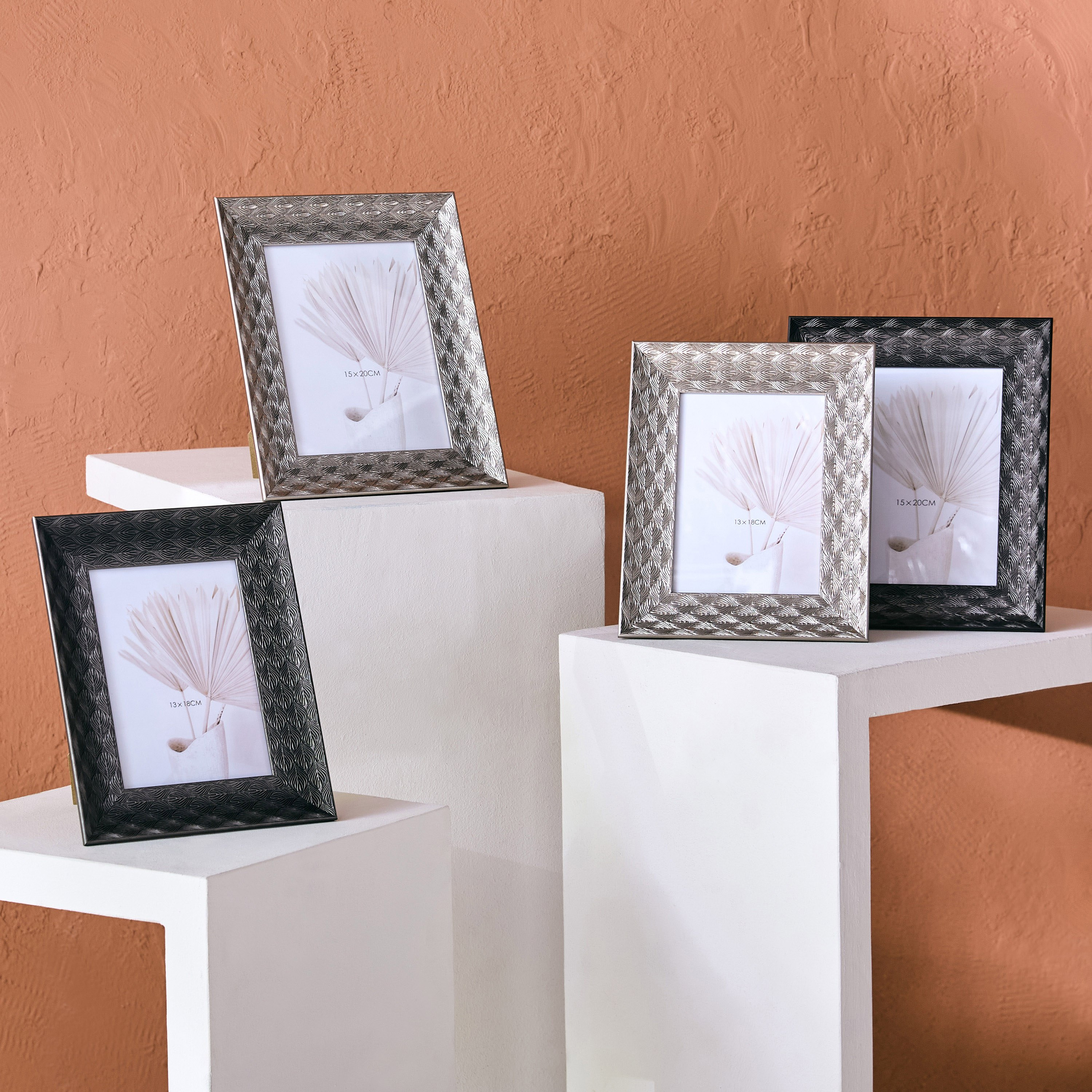 برواز صور زجاجي 5x7 بوصة من ريناتا - 19.6x2x24.6 سم-hbxbedroom-decorandaccessories-photoframes-image-5