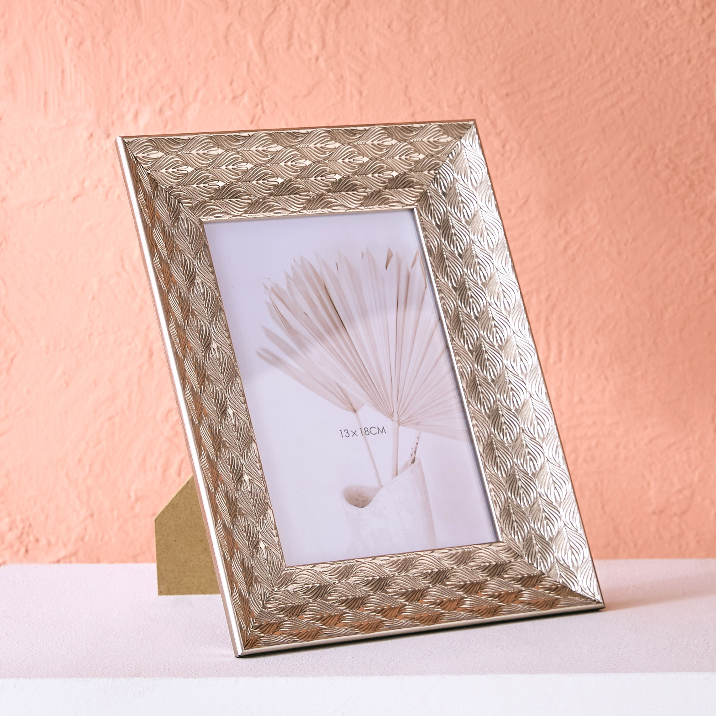 برواز صور زجاجي 5x7 بوصة من ريناتا - 19.6x2x24.6 سم-hbxbedroom-decorandaccessories-photoframes-image-1
