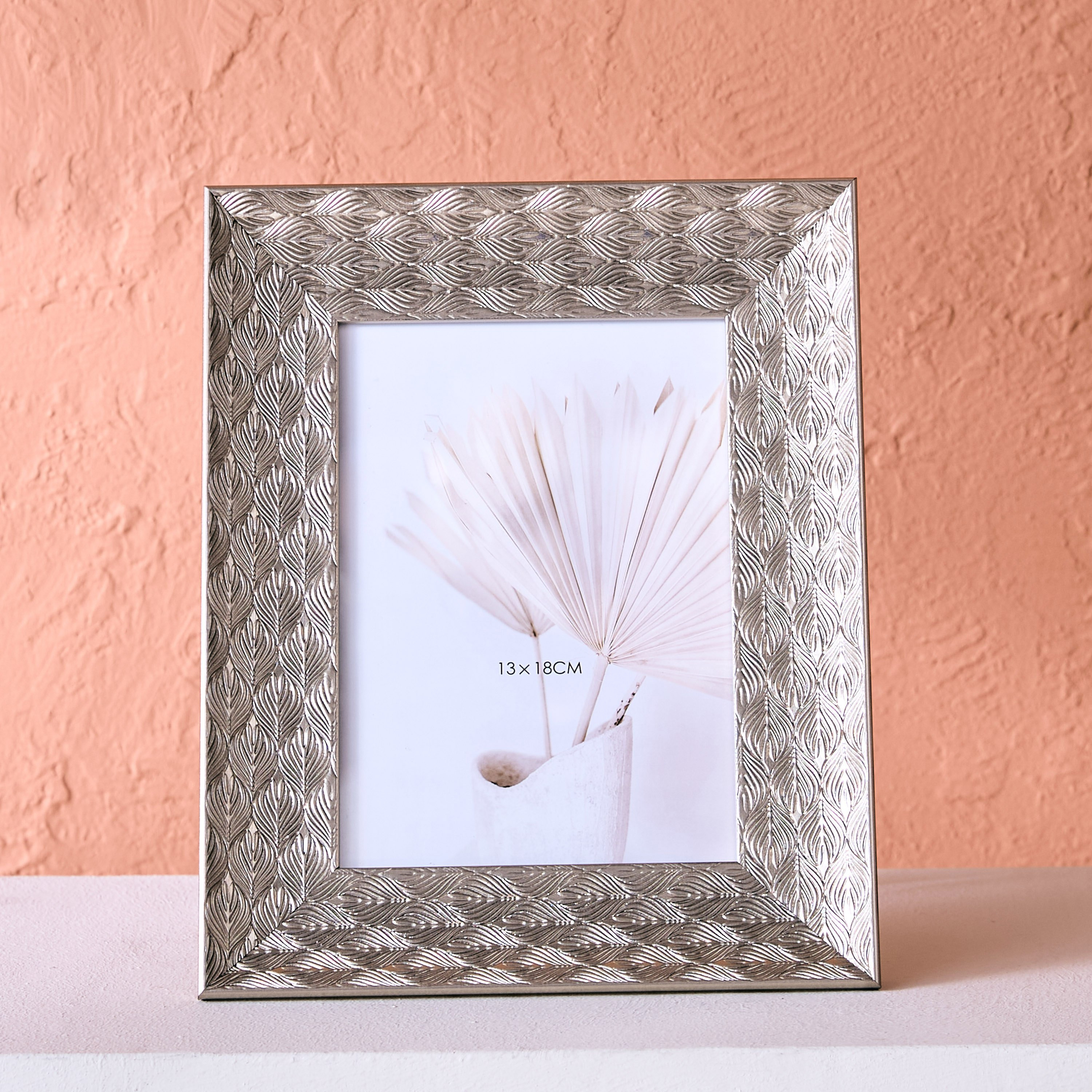 برواز صور زجاجي 5x7 بوصة من ريناتا - 19.6x2x24.6 سم-hbxbedroom-decorandaccessories-photoframes-image-2