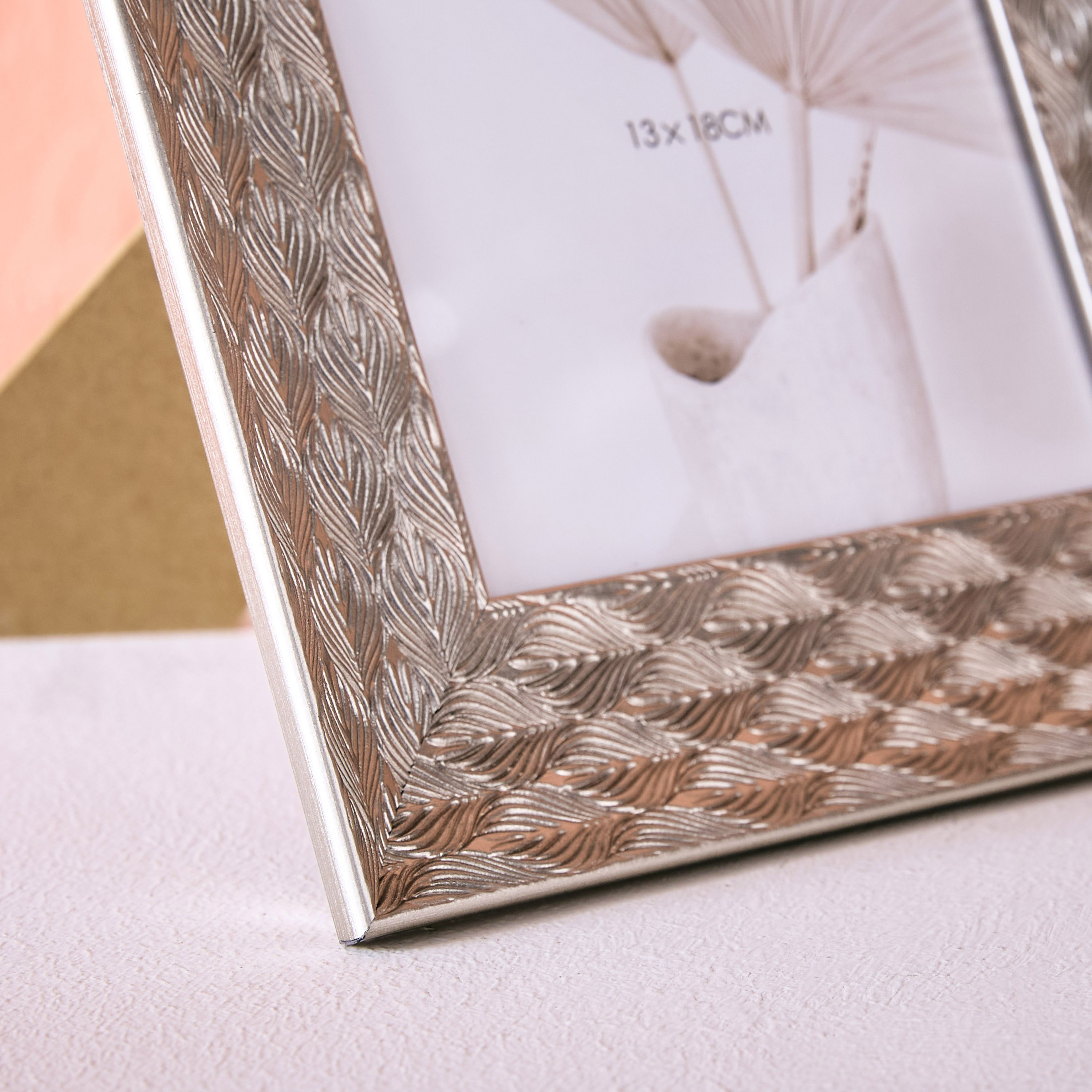 برواز صور زجاجي 5x7 بوصة من ريناتا - 19.6x2x24.6 سم-hbxbedroom-decorandaccessories-photoframes-image-4