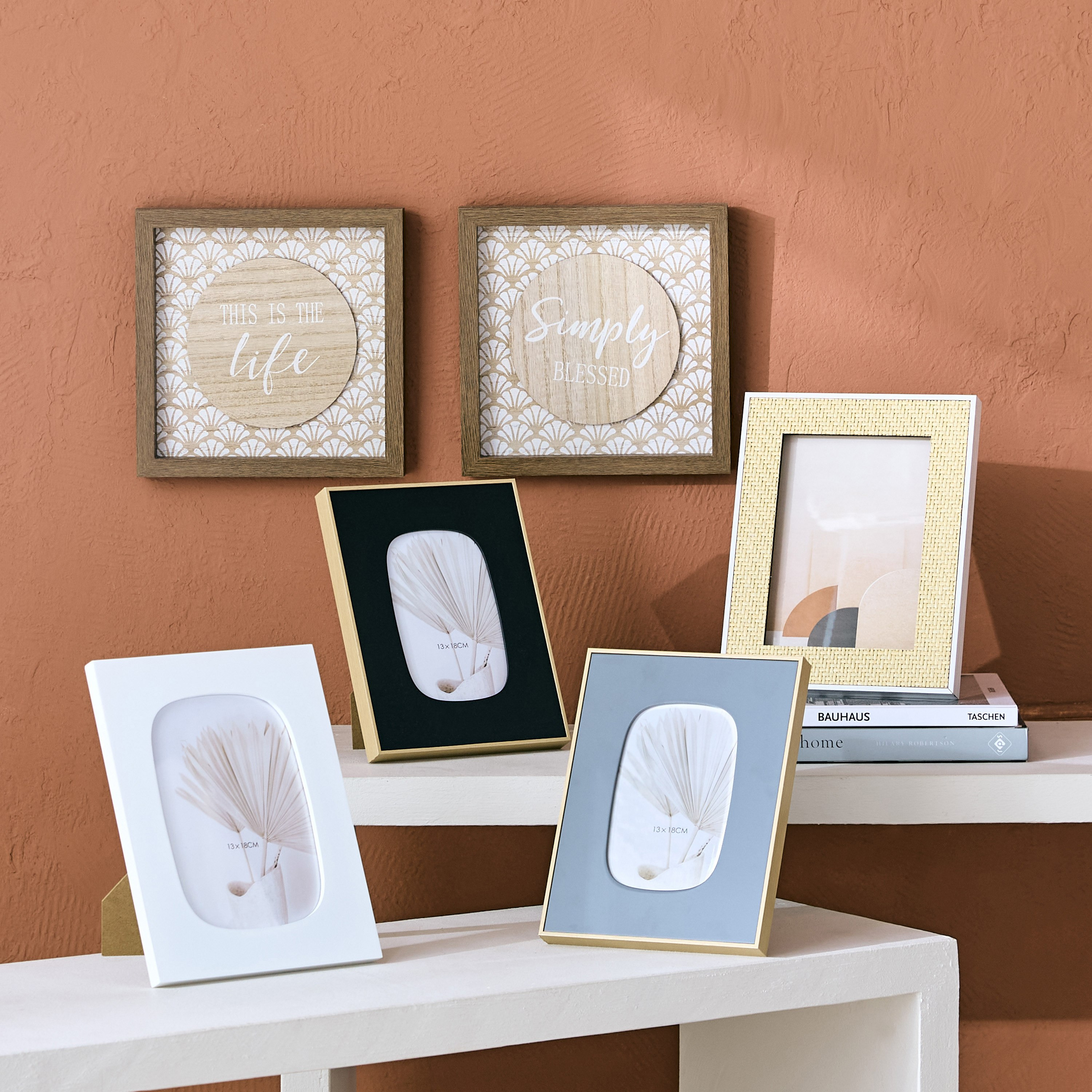 برواز صور من القصب والزجاج من ريناتا - 18.8x2x23.7 سم-hbxbedroom-decorandaccessories-photoframes-image-5
