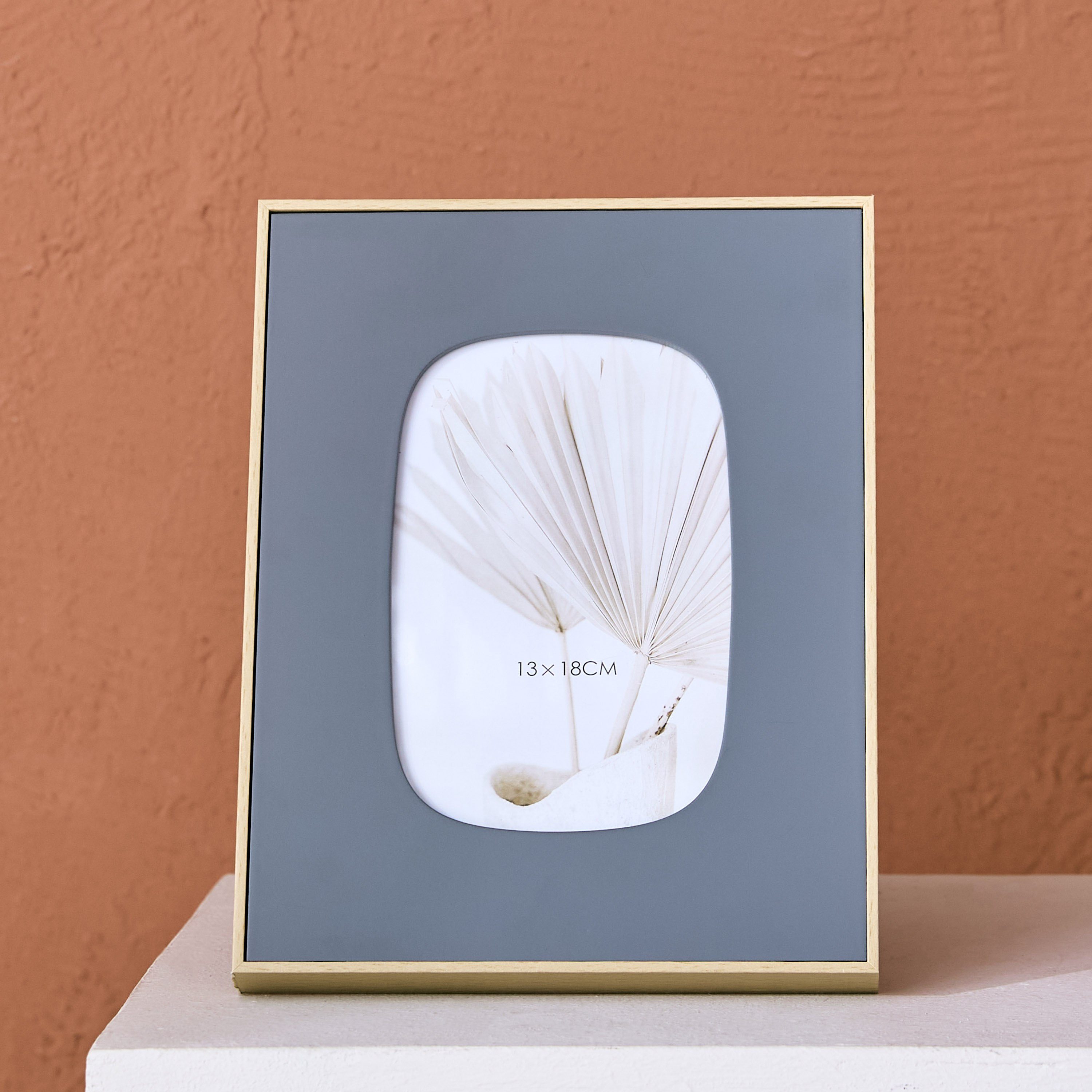 Renata Glass Photo Frame - 16.6x2x21.6 cm-hbxbedroom-decorandaccessories-photoframes-image-2