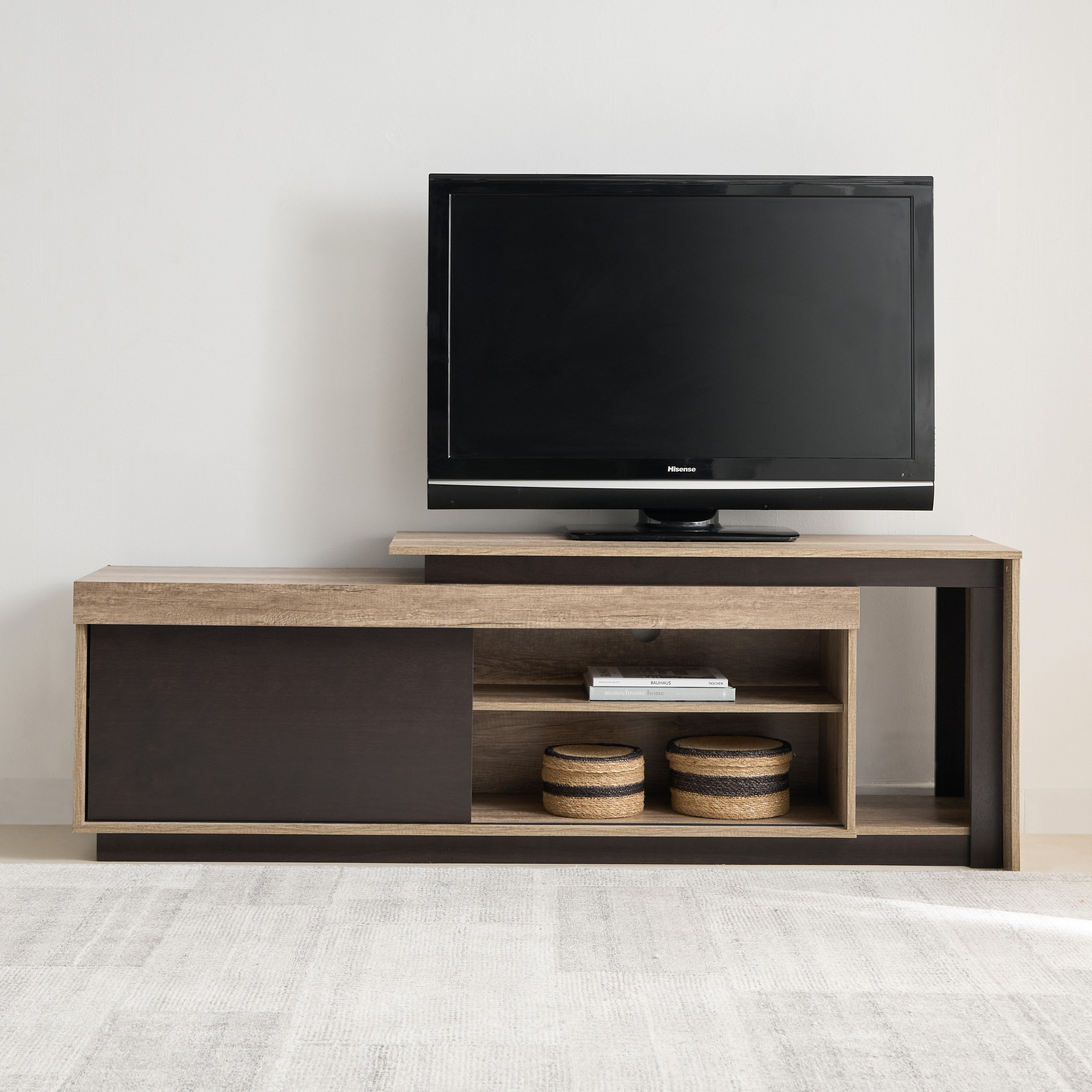وحدة تلفزيون مرتفعة حتى 75 بوصة 1.8 متر بباب انزلاقي من فيترو-hbxlivingroom-mediaunitsandstorage-tvunits-image-2