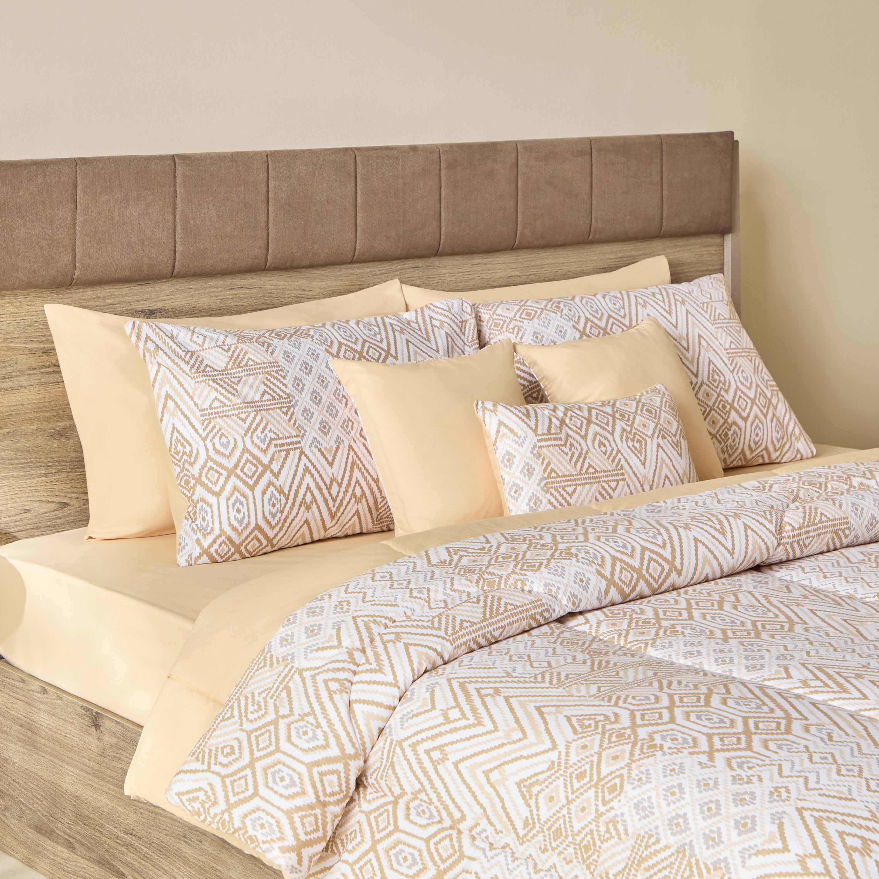 طقم لحاف سوبر كينج قطن بطبعات 9 قطع بيسو من ماديسون - 240x240 سم-hbxhomeware-hbxbedroom-image-1