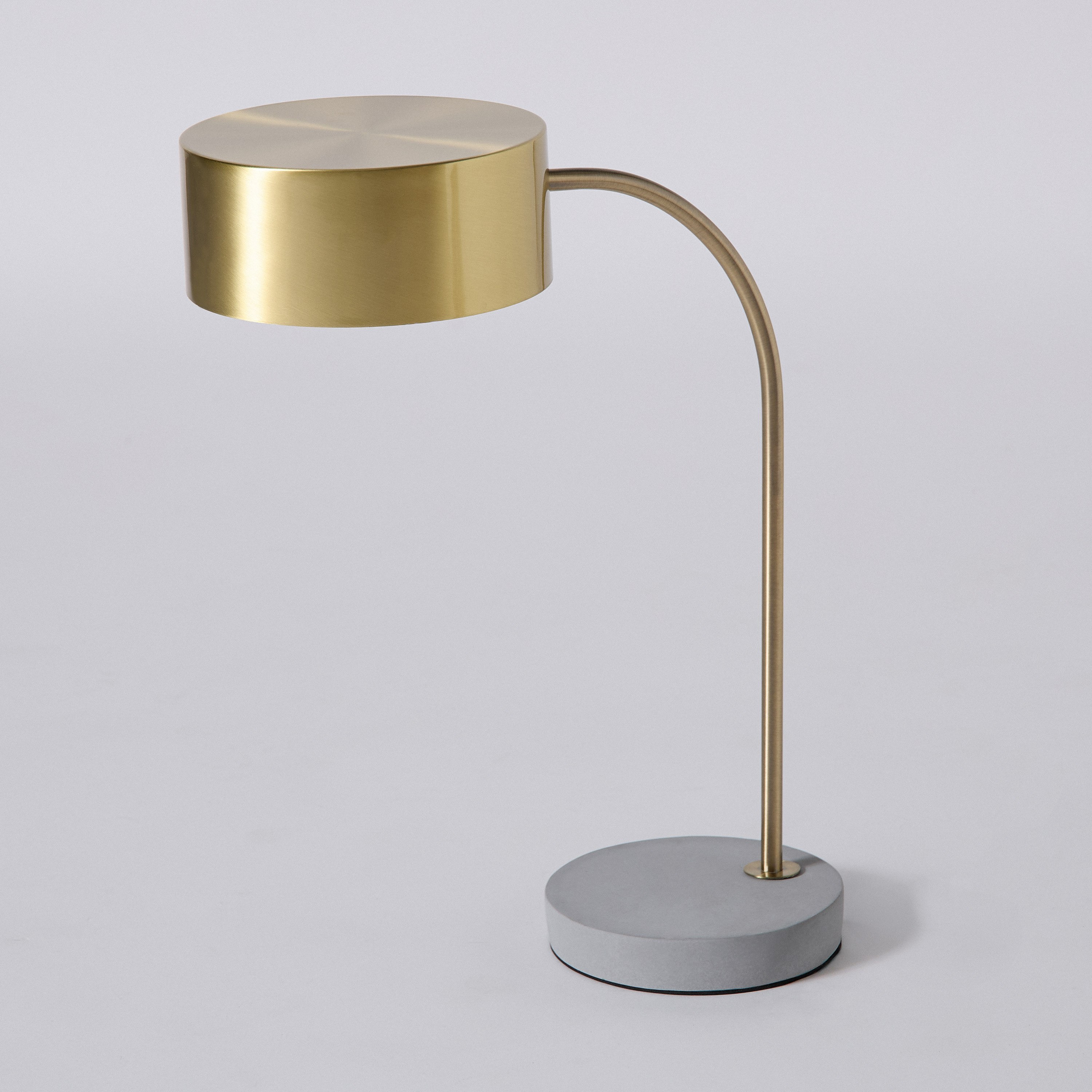 مصباح طاولة معدن بتشطيب فرش نحاس وقاعدة أسمنت من تايلر- 37x18x45.5 سم-hbxbedroom-lighting-tablelamps-image-5