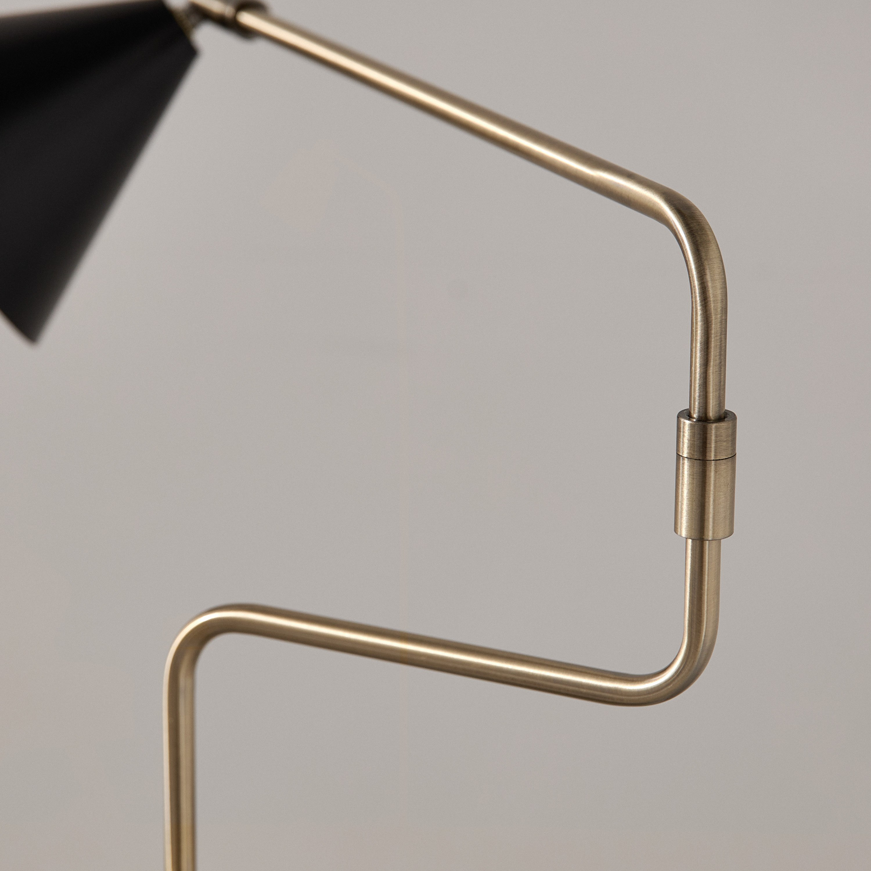 مصباح طاولة معدن من تايلر - 46x16x51 سم-hbxbedroom-lighting-tablelamps-image-4