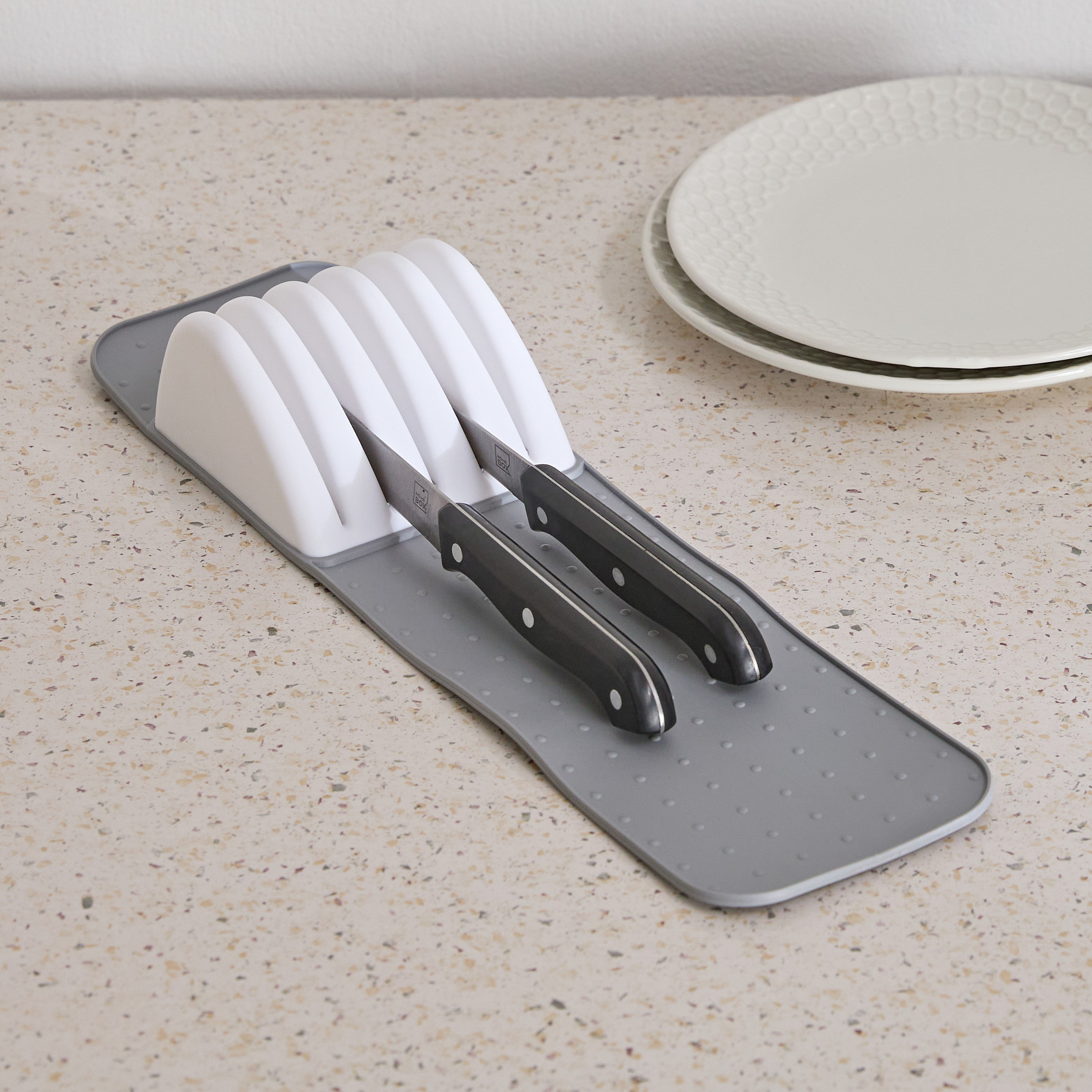 حصيرة سكاكين داخل الدرج من أوميجا-hbxhomeware-kitchenware-kitchenlinens-image-1