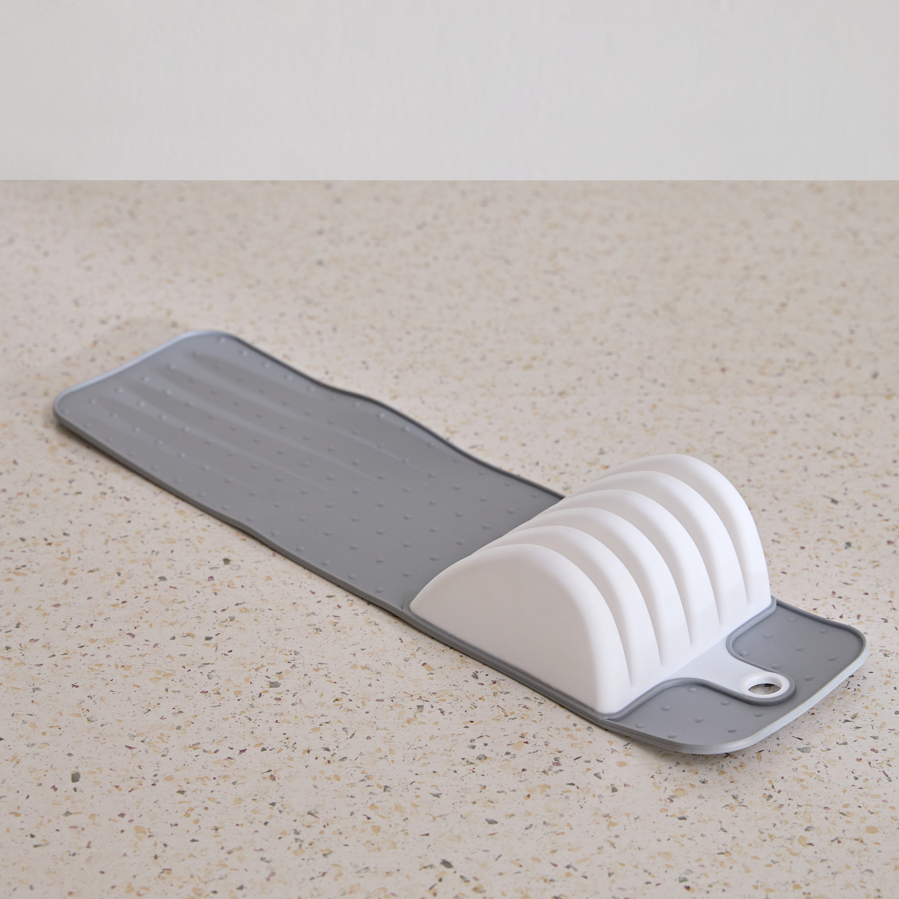 حصيرة سكاكين داخل الدرج من أوميجا-hbxhomeware-kitchenware-kitchenlinens-image-2