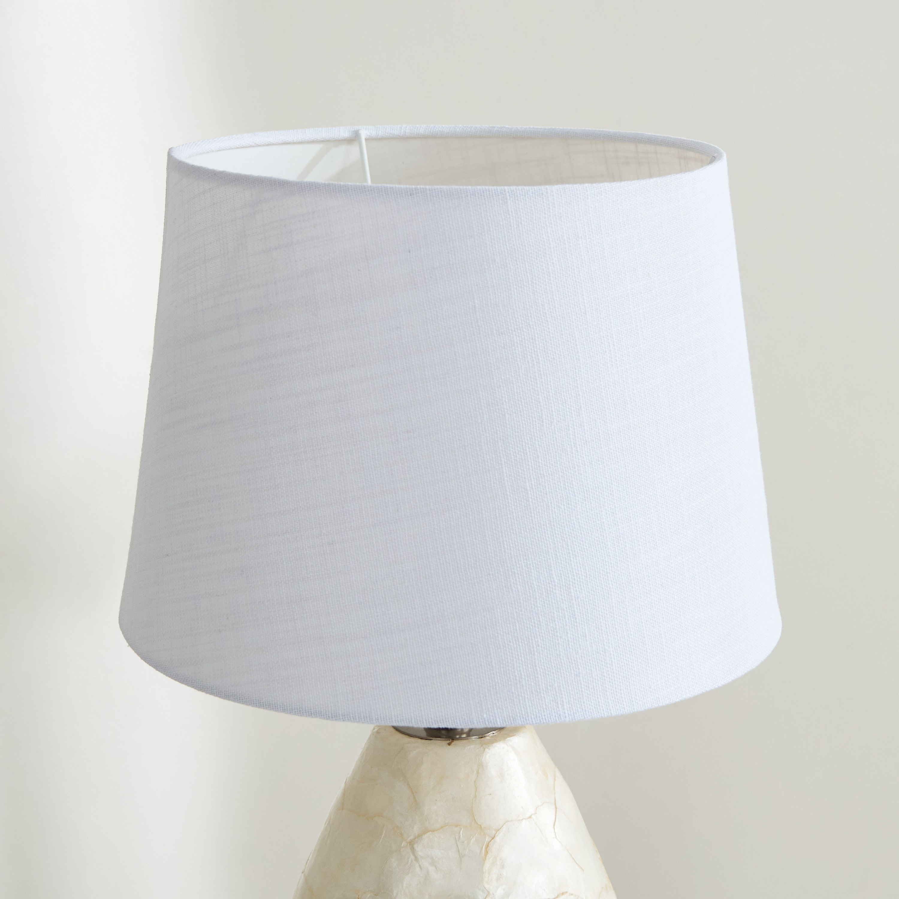 مصباح طاولة ناتشورال كابيز إنلاي من رولينز - 28×48 سم-hbxbedroom-lighting-tablelamps-image-4