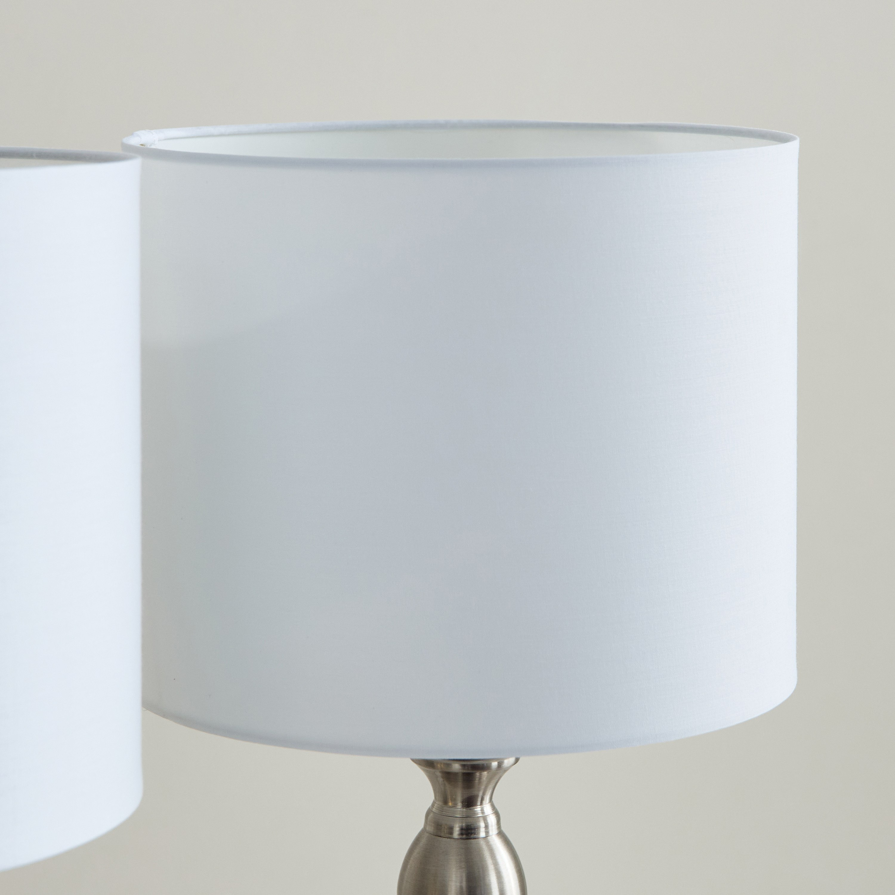 طقم مصابيح طاولة معدن من قطعتين من رولينز - 25×55 سم-hbxbedroom-lighting-tablelamps-image-3