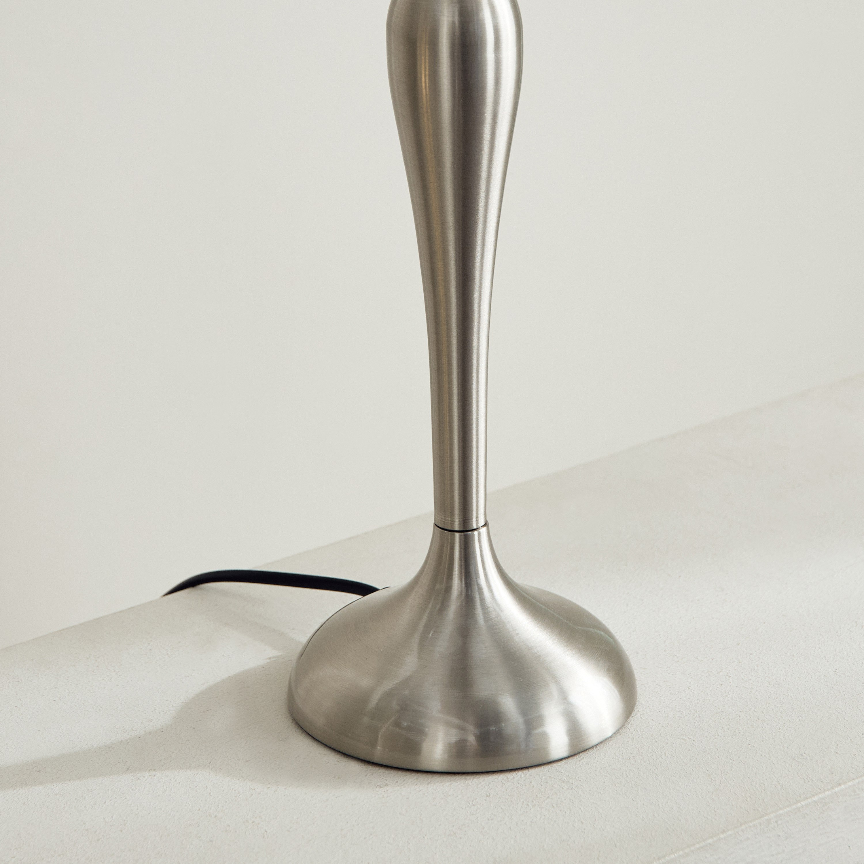 طقم مصابيح طاولة معدن من قطعتين من رولينز - 25×55 سم-hbxbedroom-lighting-tablelamps-image-4