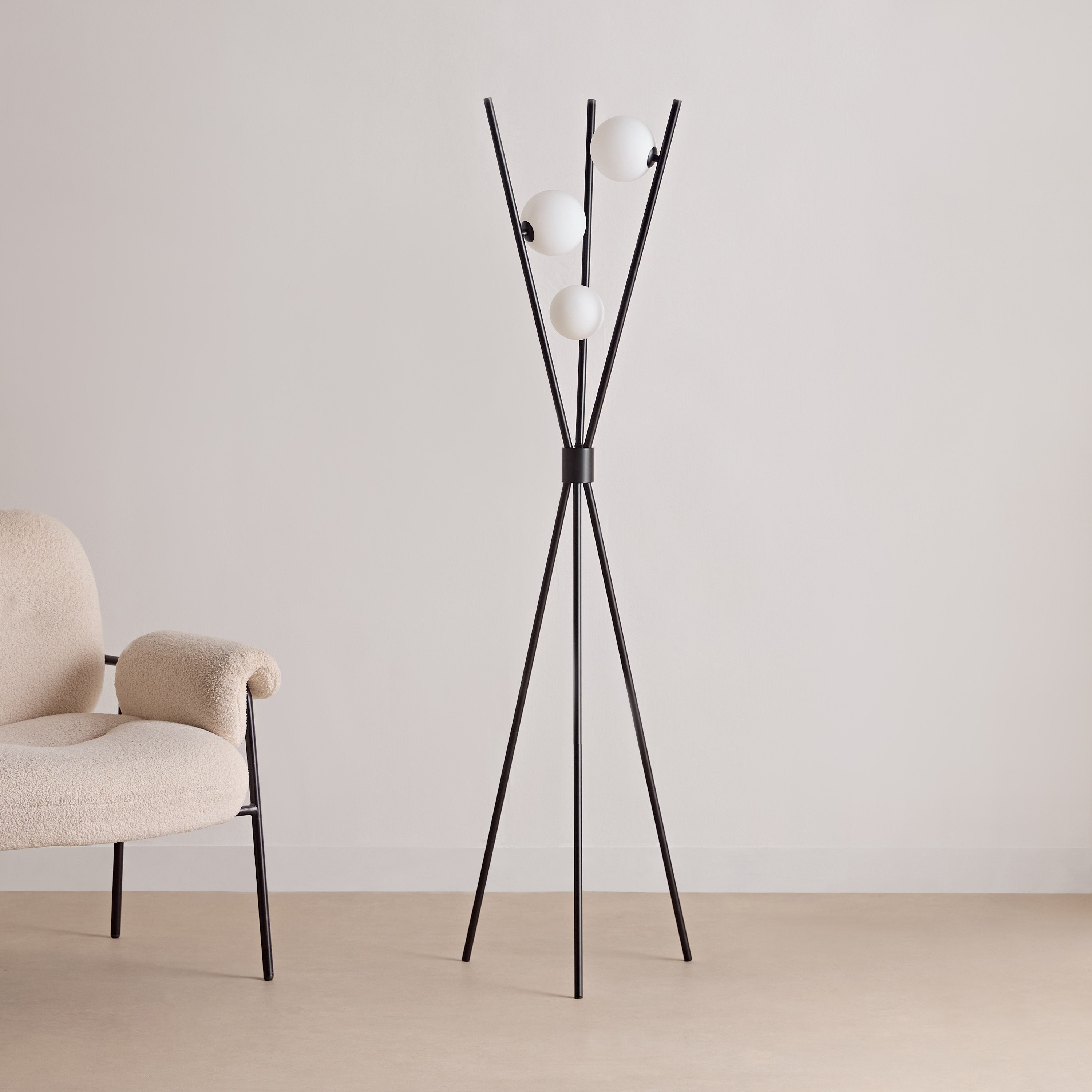 مصباح أرضية معدن ثلاثي القوائم من رولينز - 160 سم-hbxhomeware-hbxlivingroom-image-1