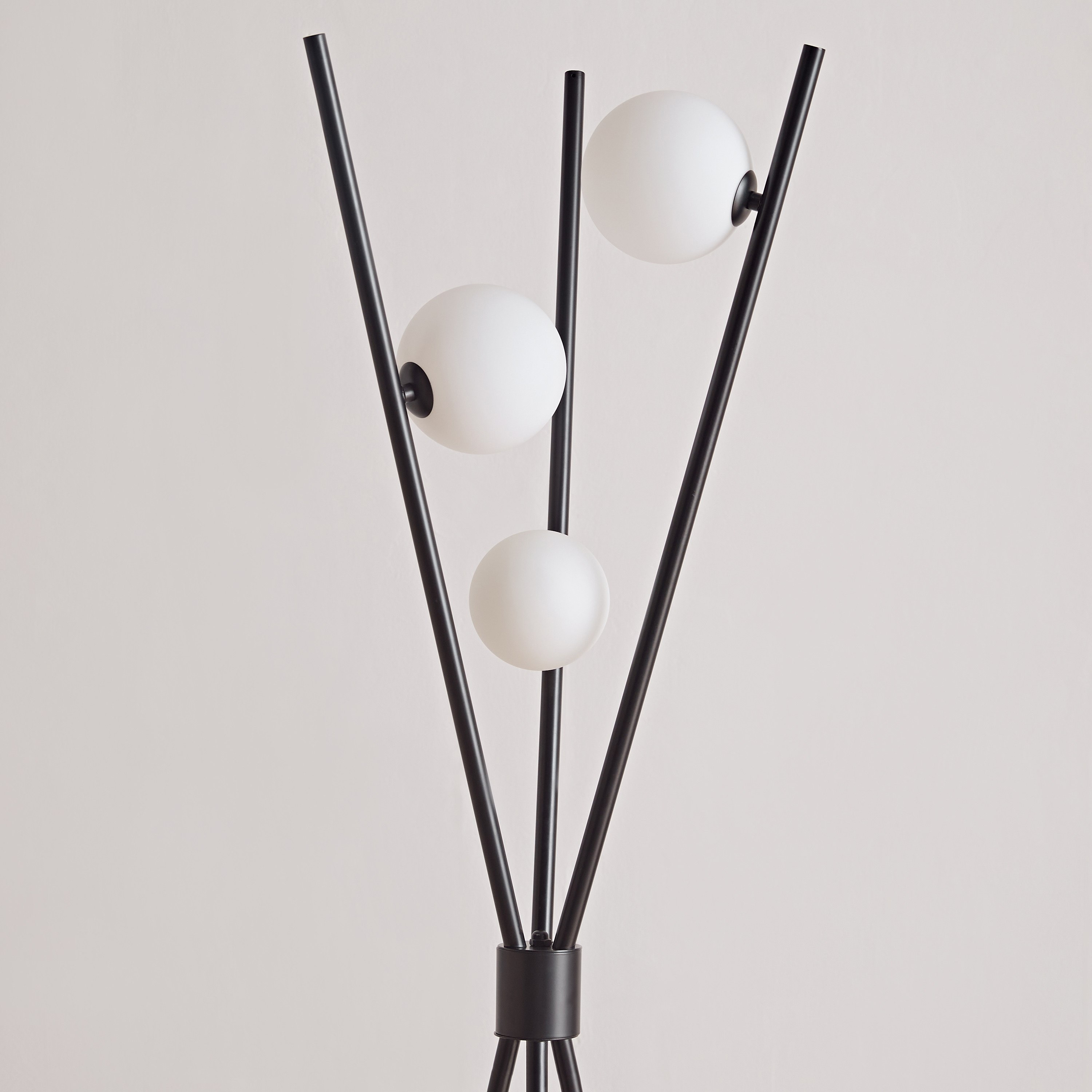 مصباح أرضية معدن ثلاثي القوائم من رولينز - 160 سم-hbxhomeware-hbxlivingroom-image-3