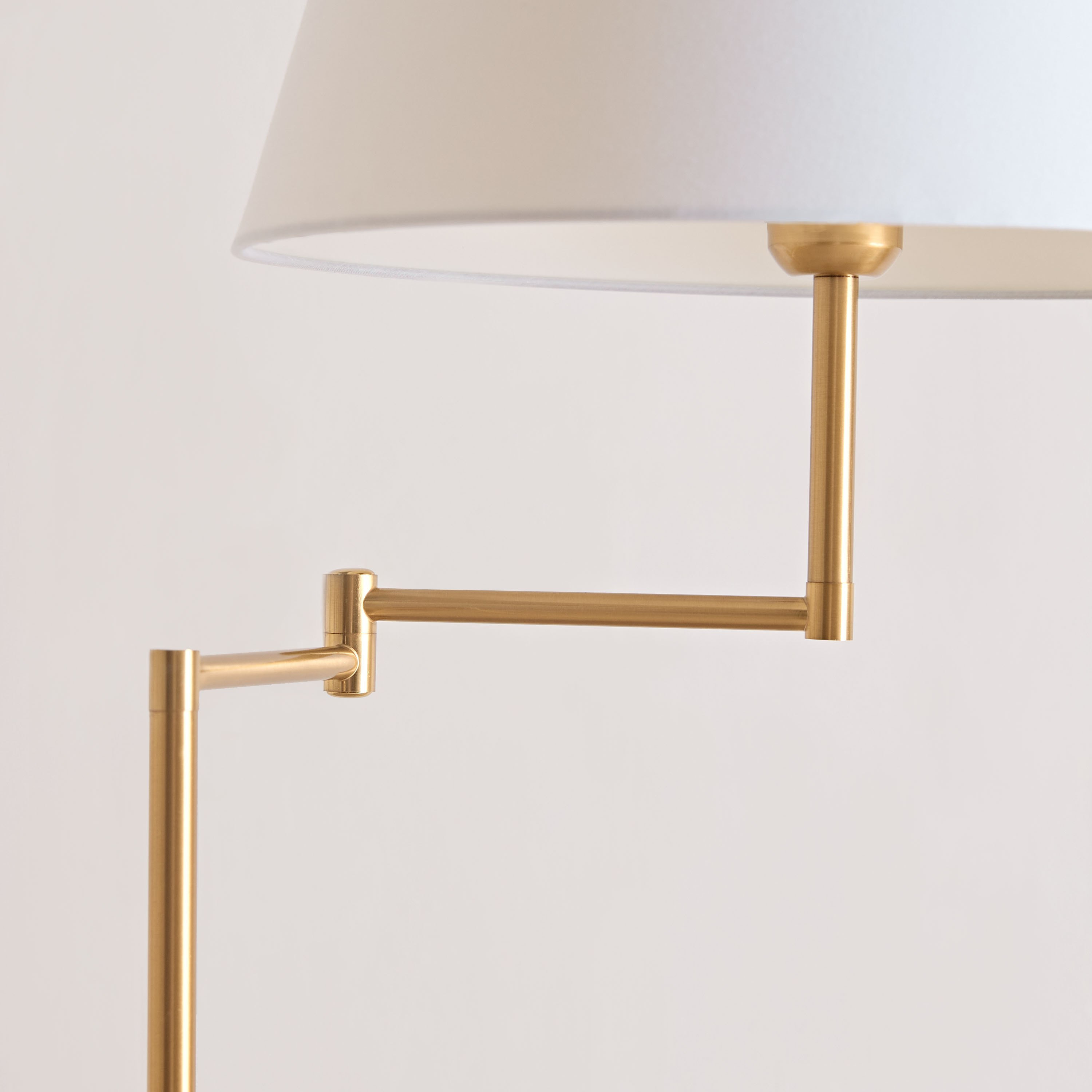 مصباح أرضية معدن بذراع متأرجح من رولينز - 160 سم-hbxhomeware-hbxlivingroom-image-3