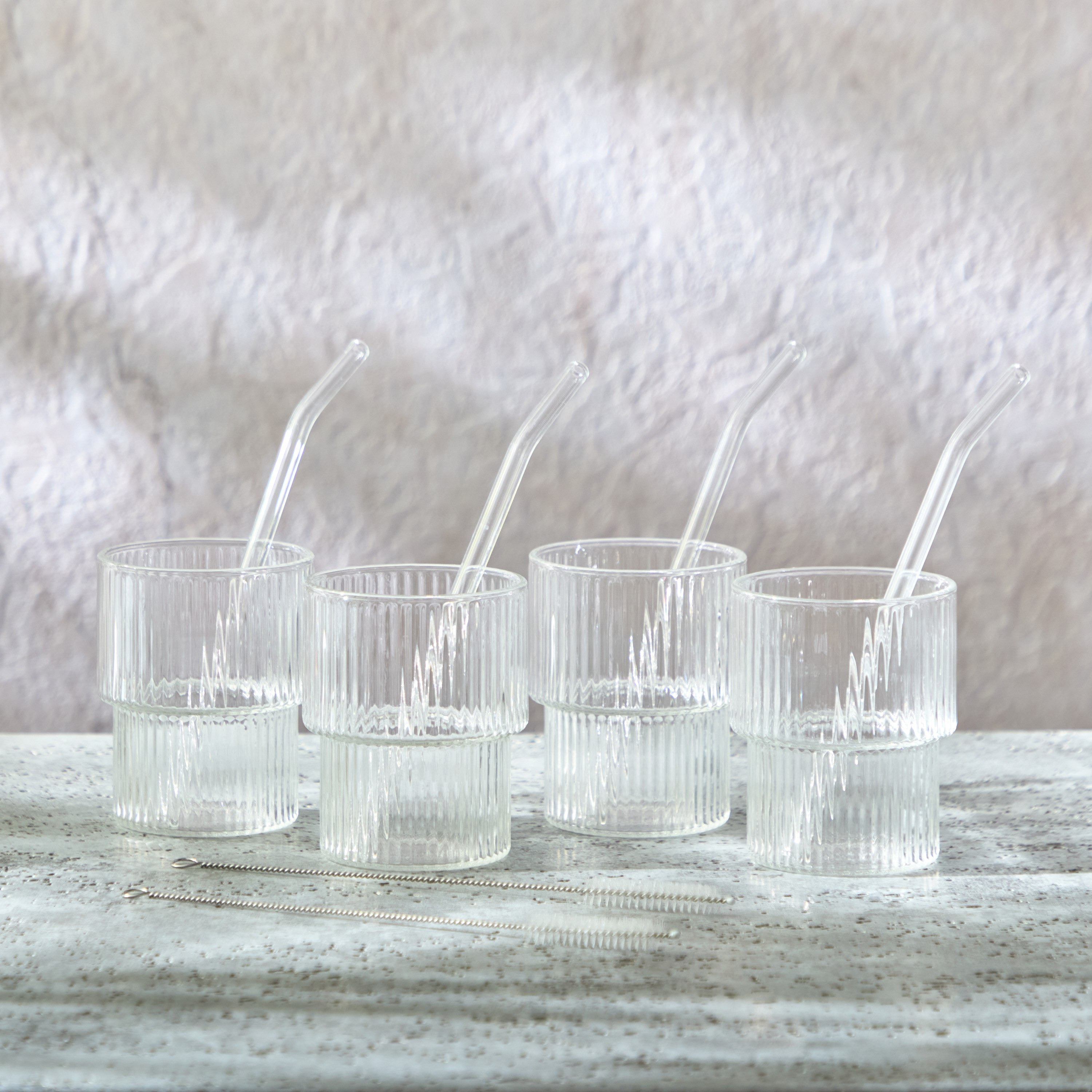 طقم أكواب مضلعة مع قشّات زجاجية وفرشاة من زين 4 قطع - 330 مل-hbxhomeware-hbxkitchen-image-1