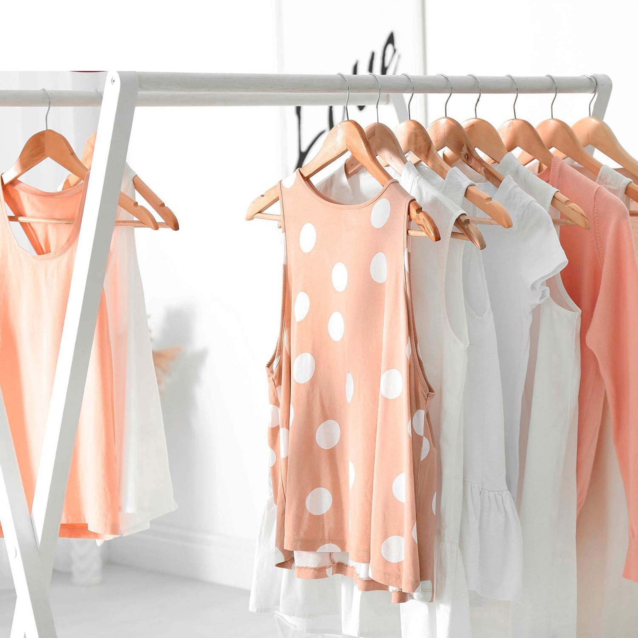 مجموعة علّاقات خشبية 6 قطع من أميتي-hbxhomeware-bathandlaundry-clothesdryingracks-image-1