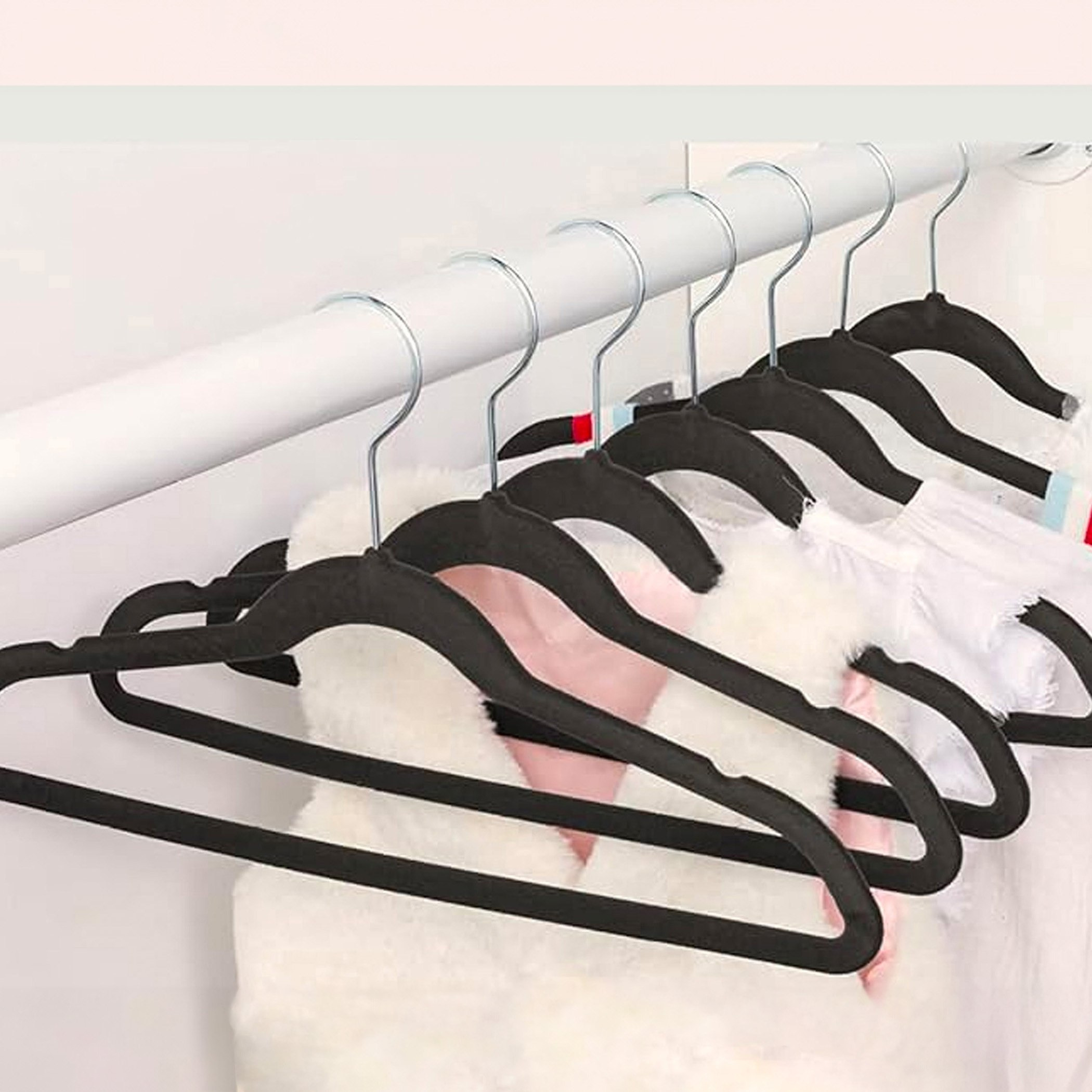طقم علّاقات مخملية 6 قطع من أميتي-hbxhomeware-bathandlaundry-clothesdryingracks-image-1