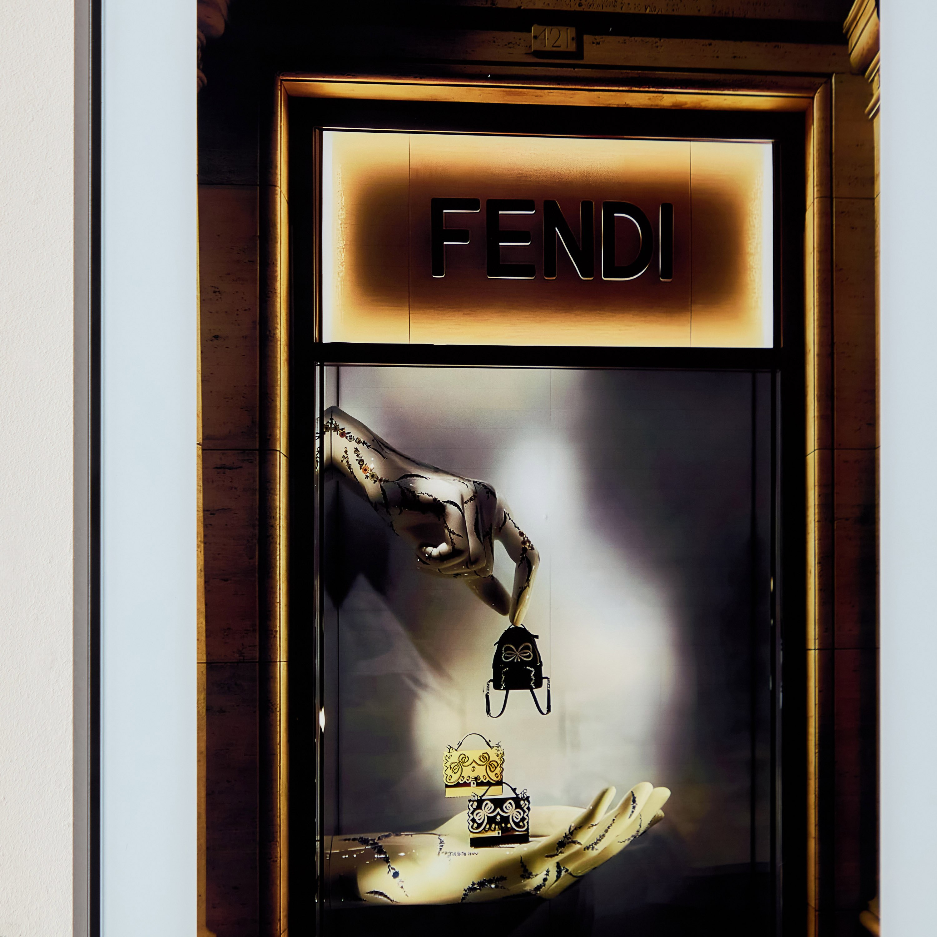 زينة حائط بإطار زجاجي ملّون من فيرو- 40x2x60 سم-hbxdiningroom-walldecor-wallart-image-3