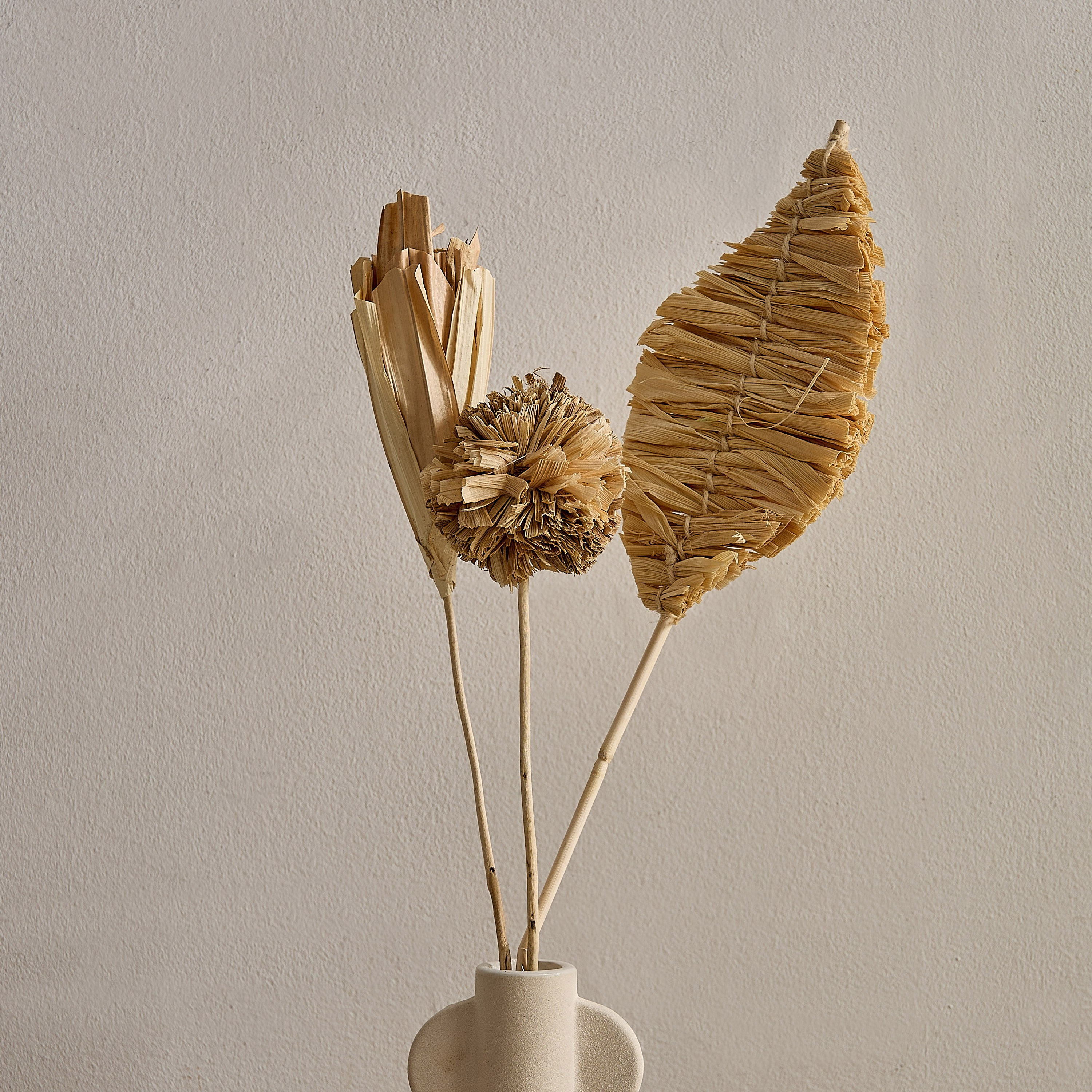 باقة زهور مايزي وأوراق شجر من سينا-hbxdecorandfurnishings-homeaccessories-artificialflowersandplants-image-1