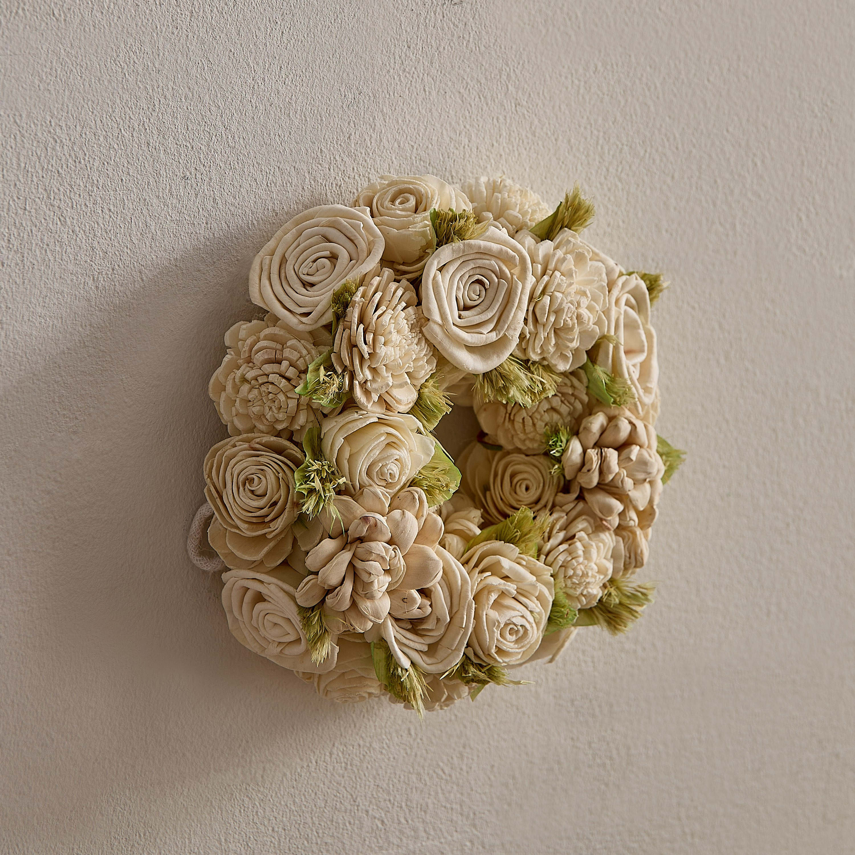 Seyna Mix Sola Wreath - 18x18x5 cm-hbxdecorandfurnishings-homeaccessories-artificialflowersandplants-image-2