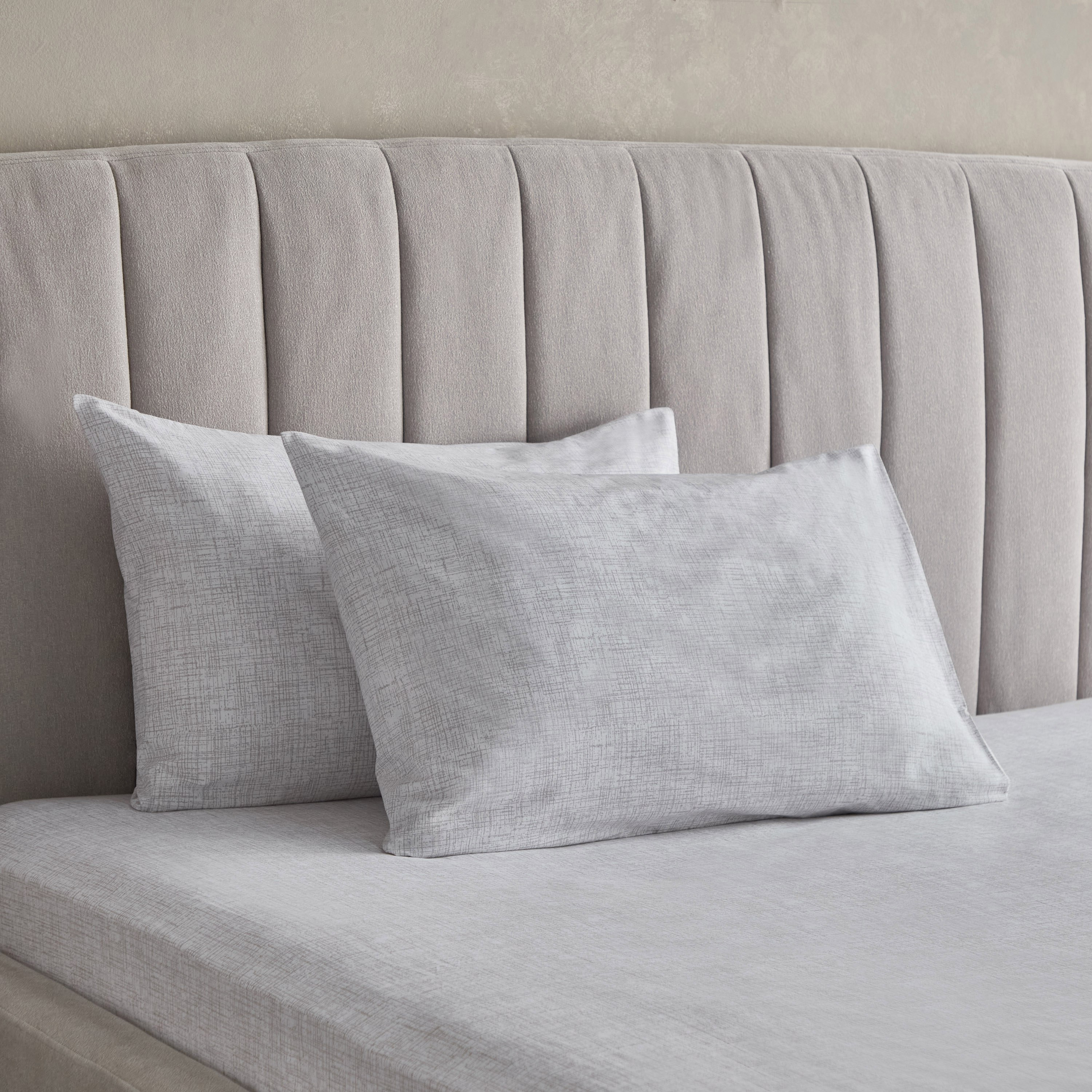 طقم غطاء وسادة بولي قطن قطعتين باري من ألبانيا - 50x75 سم-hbxhomeware-hbxbedroom-image-1