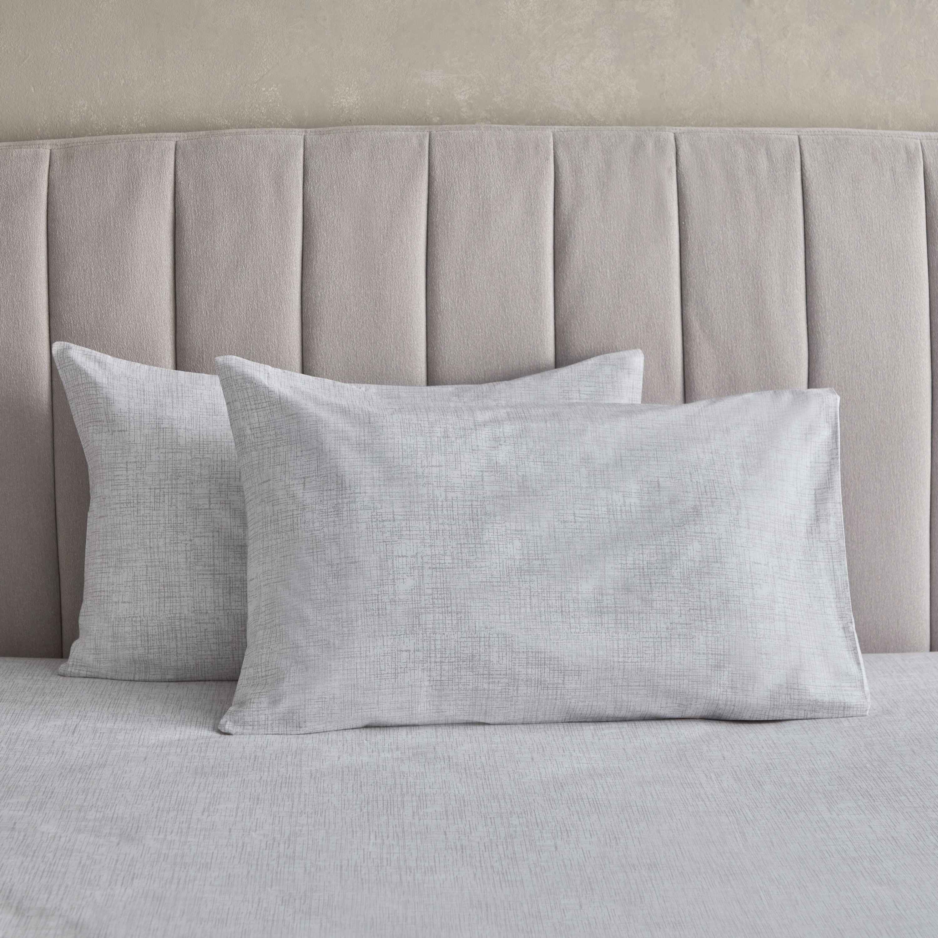 طقم غطاء وسادة بولي قطن قطعتين باري من ألبانيا - 50x75 سم-hbxhomeware-hbxbedroom-image-2