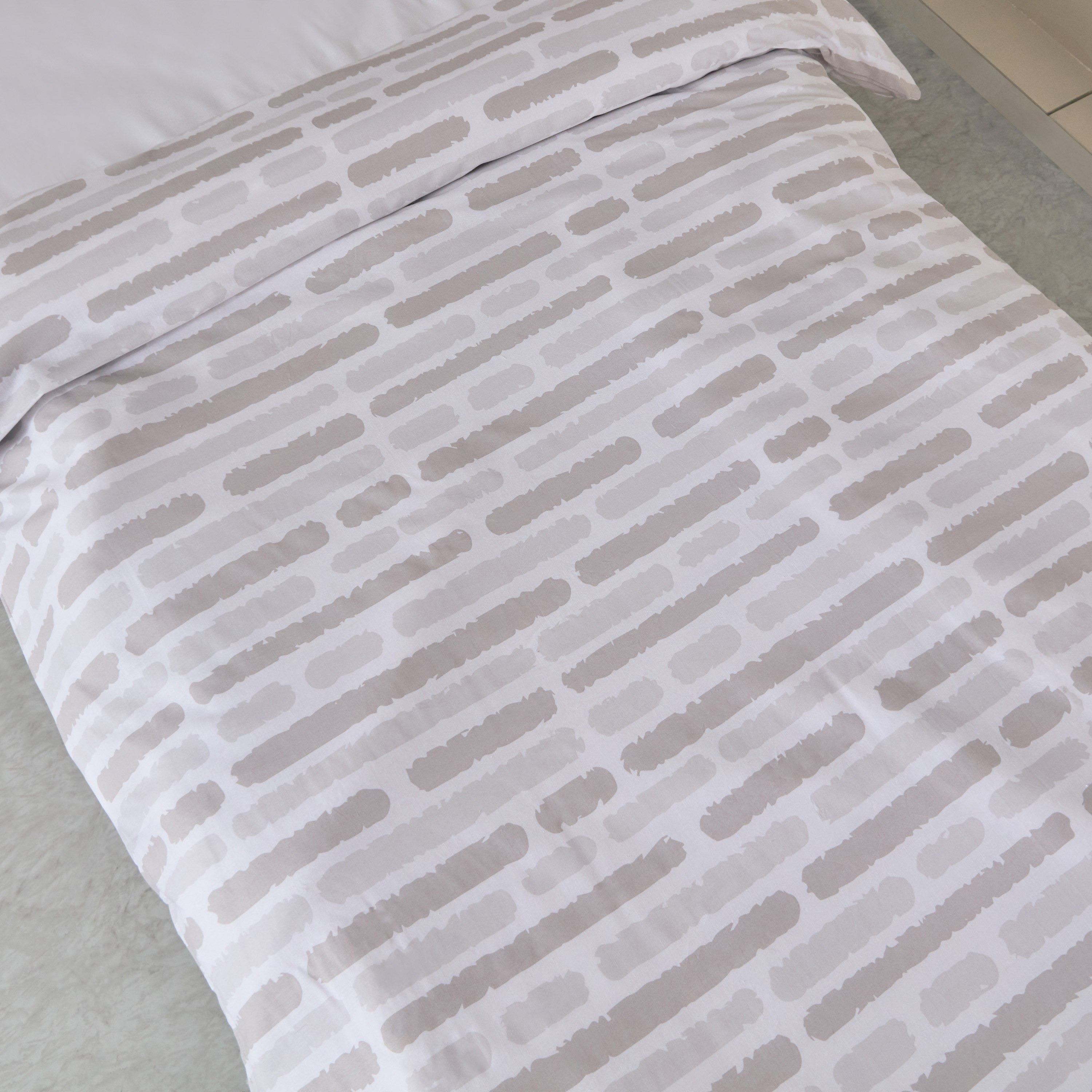 طقم غطاء لحاف بولي قطن فردي قطعتين بطبعات باري من ألبانيا - 135x200 سم-hbxhomeware-hbxbedroom-image-5