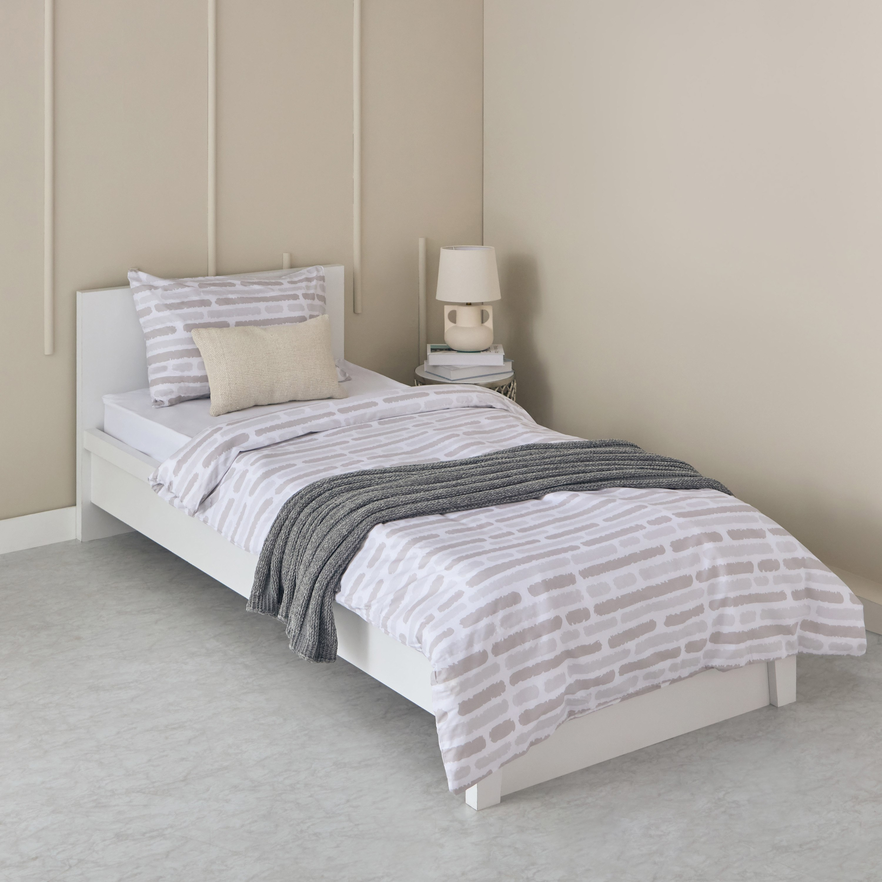 طقم غطاء لحاف بولي قطن فردي قطعتين بطبعات باري من ألبانيا - 135x200 سم-hbxhomeware-hbxbedroom-image-9