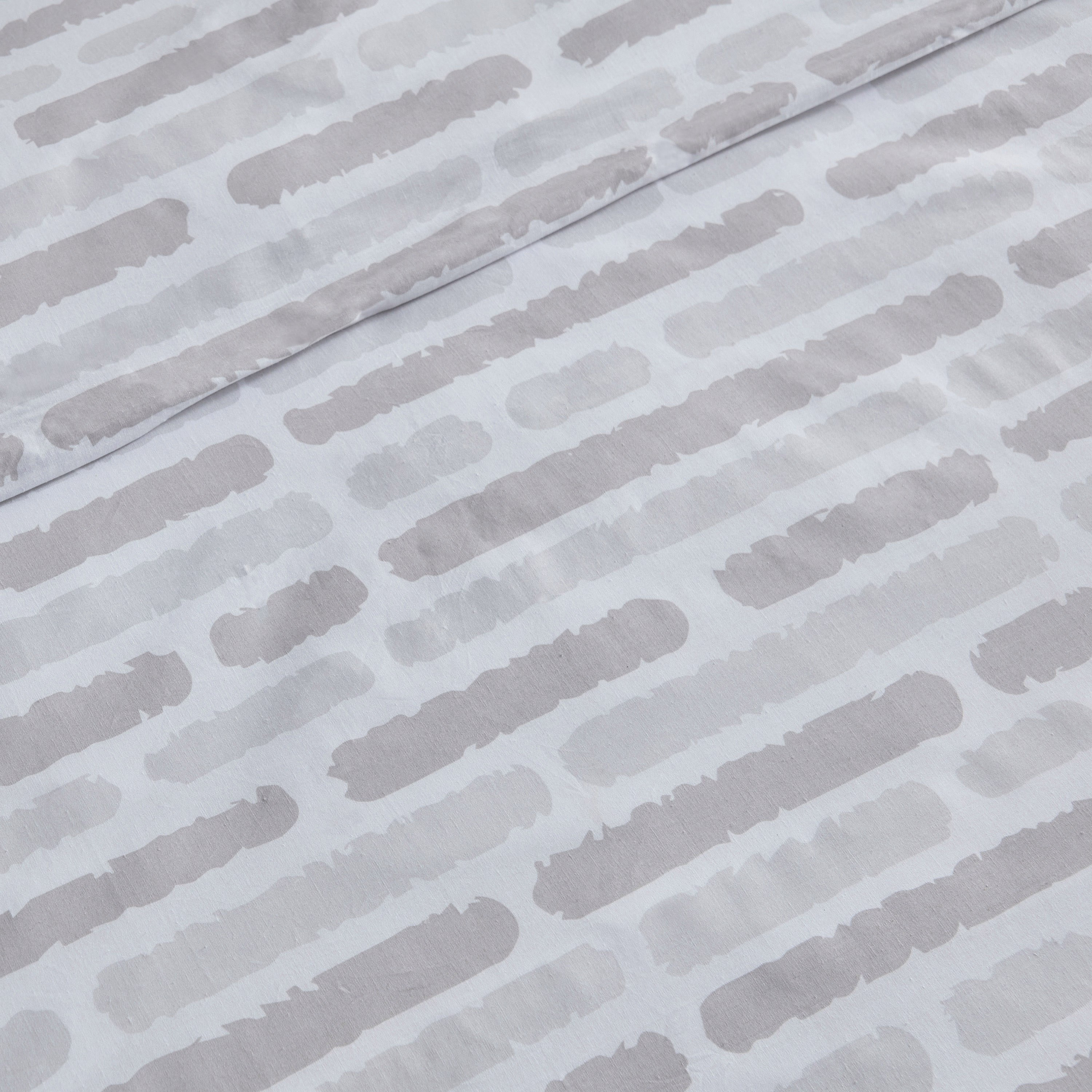 طقم غطاء لحاف كوين/ كينج 3 قطع من البولي قطن بطبعات باري من ألبانيا - 220x220 سم-hbxhomeware-hbxbedroom-image-5