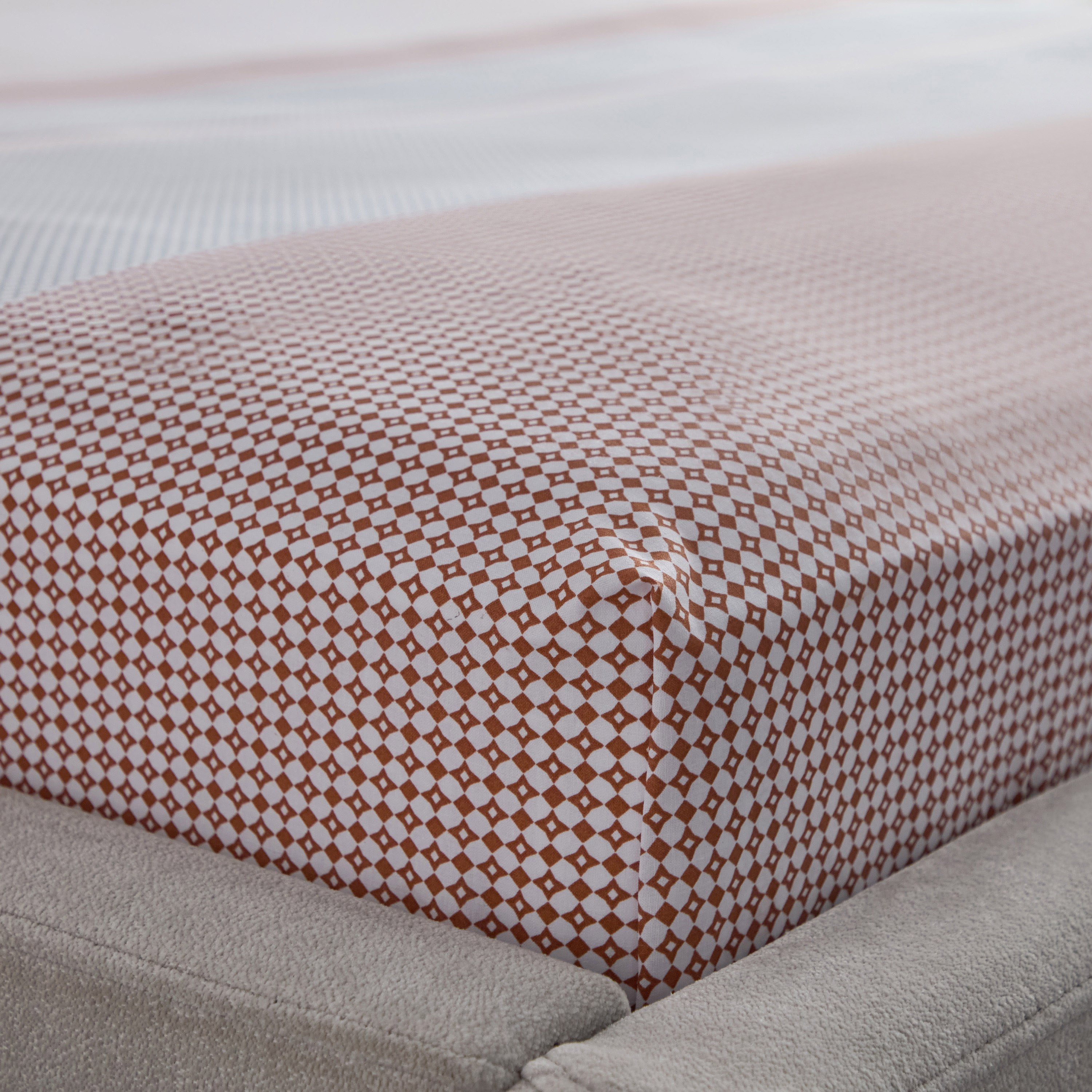 شرشف مسطح كينج بولي قطن جينوا من ألبانيا - 240x260 سم-hbxhomeware-hbxbedroom-image-1