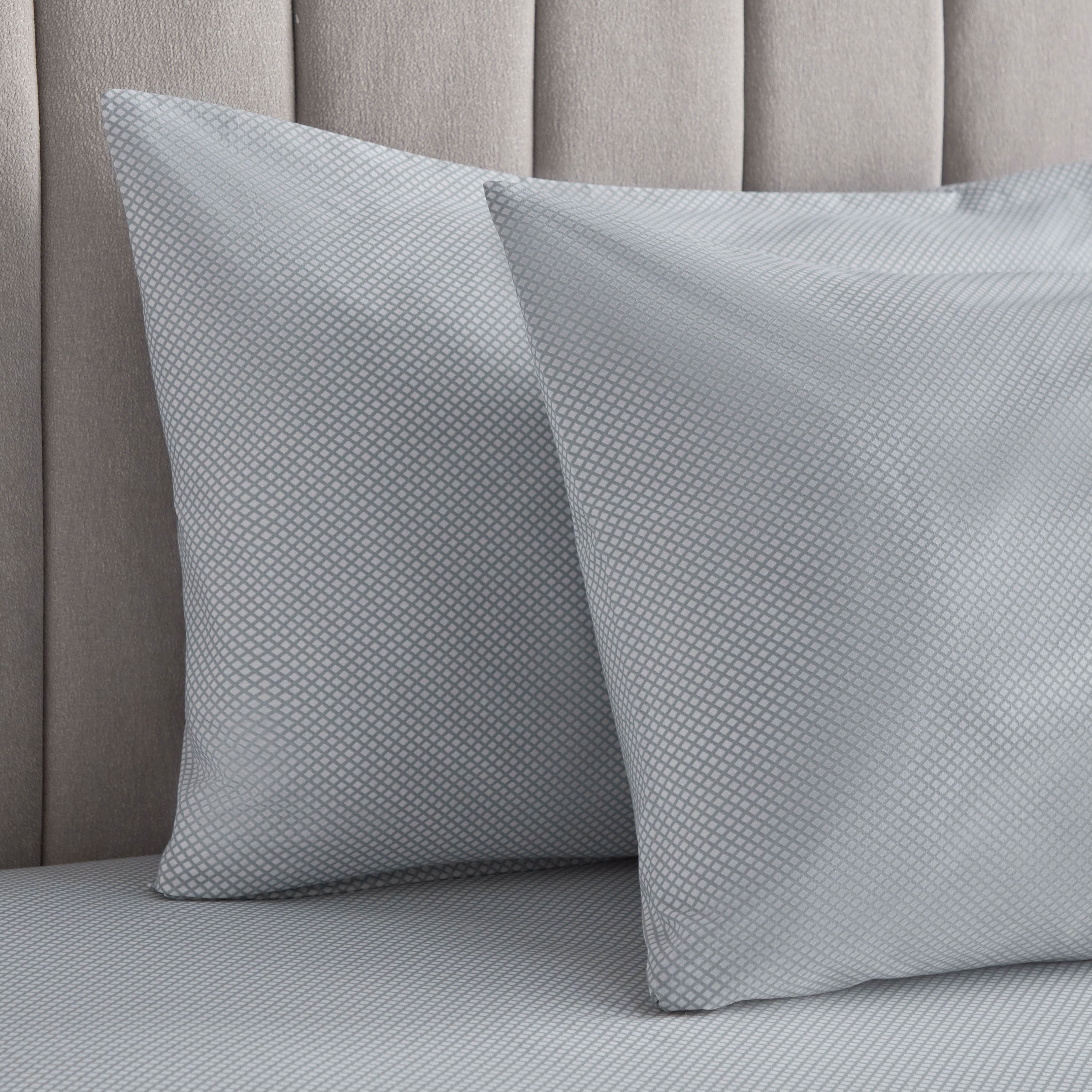 طقم غطاء وسادة بولي قطن قطعتين جينوا من ألبانيا - 50x75 سم-hbxhomeware-hbxbedroom-image-3