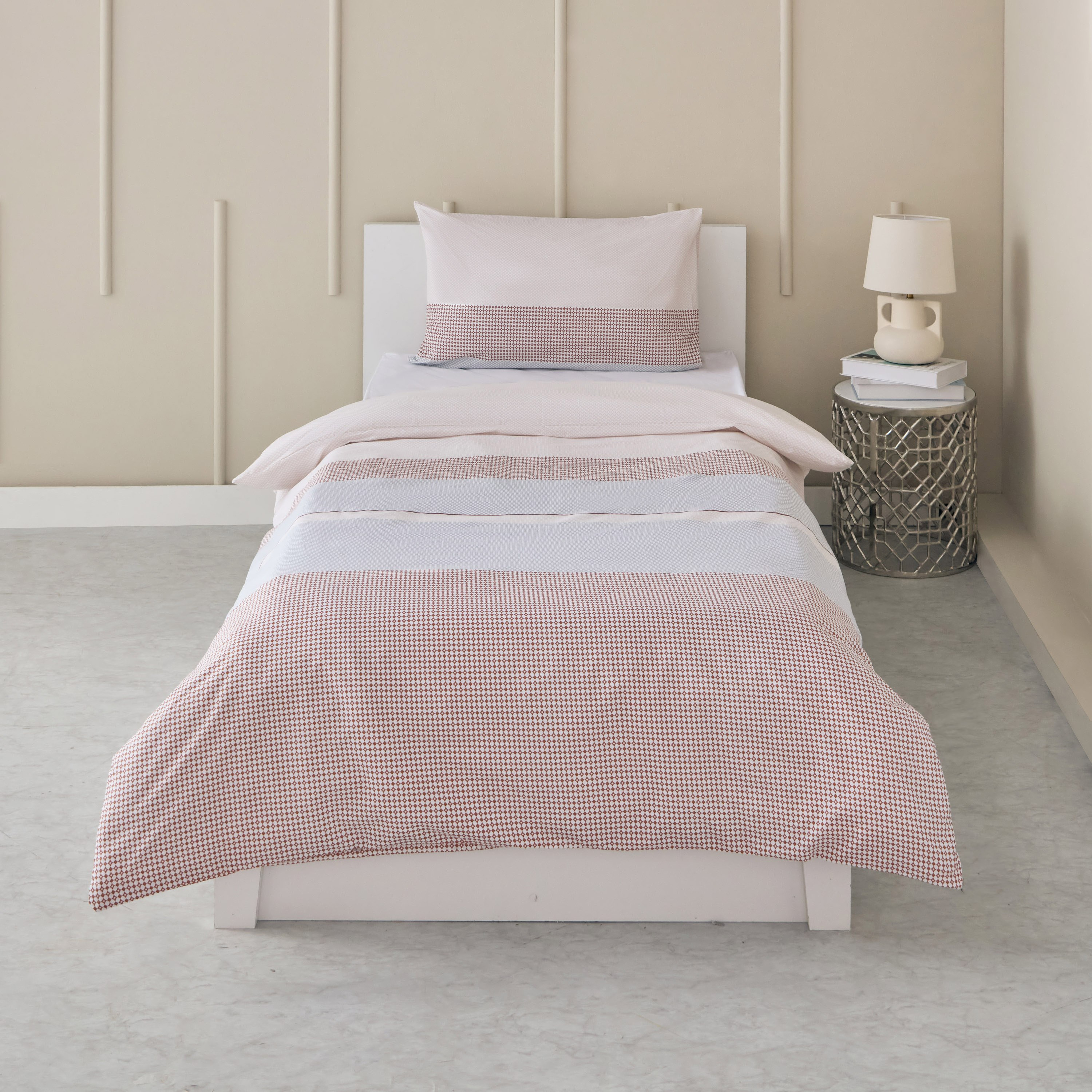 طقم غطاء لحاف فردي بولي قطن قطعتين بطبعات جنوة من ألبانيا - 135x200 سم-hbxhomeware-hbxbedroom-image-3