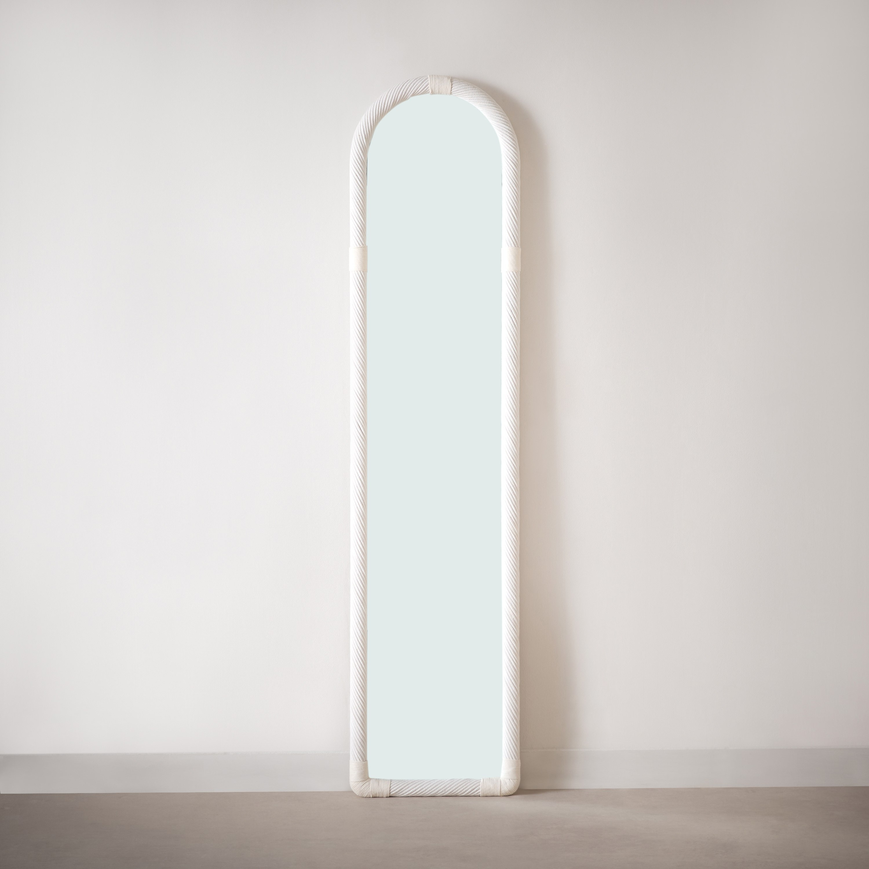 مرآة بيضاوية بإطار خشب صلب وحبل خوص من إينيز - 40×170 سم-PROMO_HB_AE_B1G1_250925-image-2