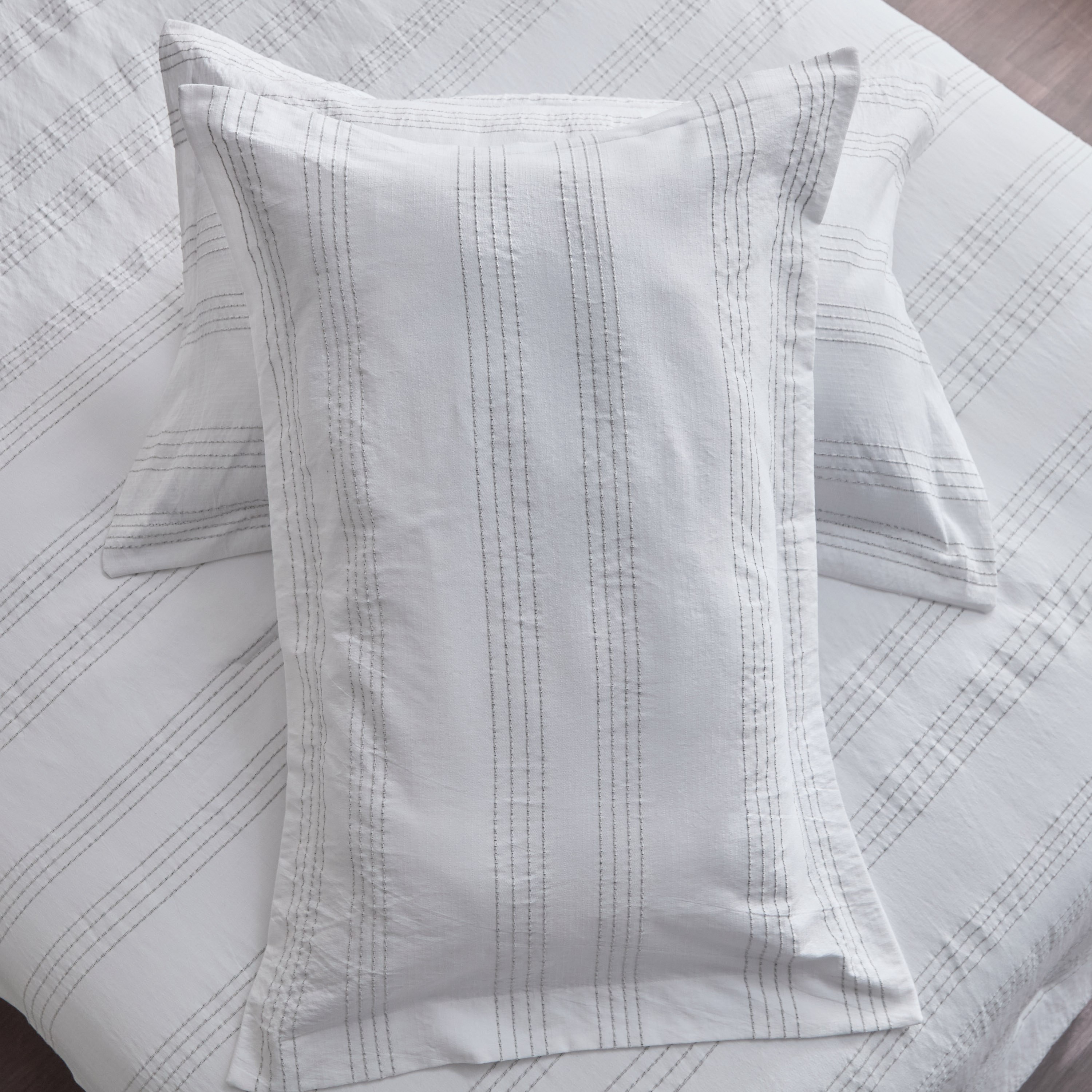 طقم لحاف زوجي مقلّم 3 قطع من سليت - 160x220 سم-hbxhomeware-hbxbedroom-image-6