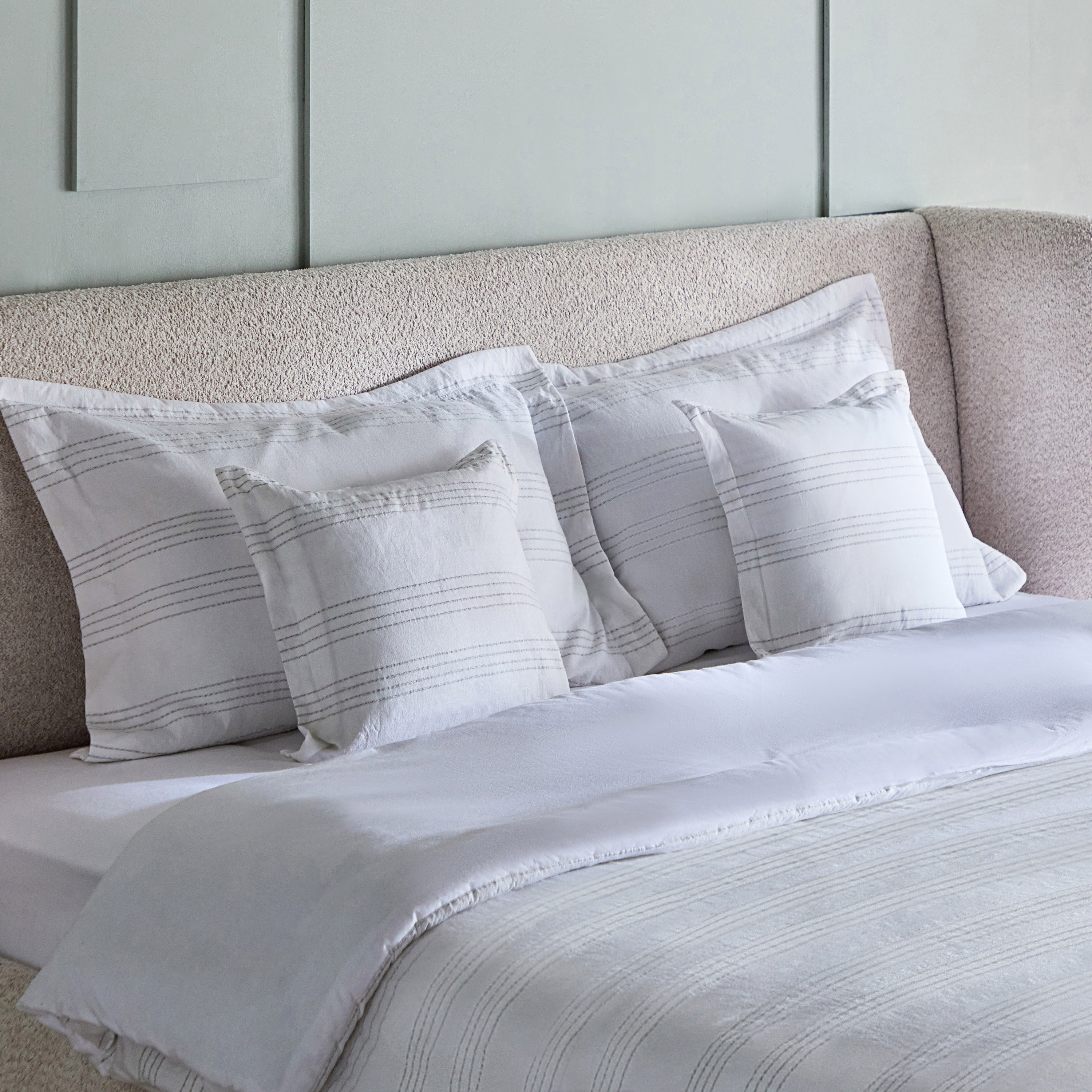 طقم لحاف كينج مقلّم 5 قطع من سليت - 220x240 سم-hbxhomeware-hbxbedroom-image-1