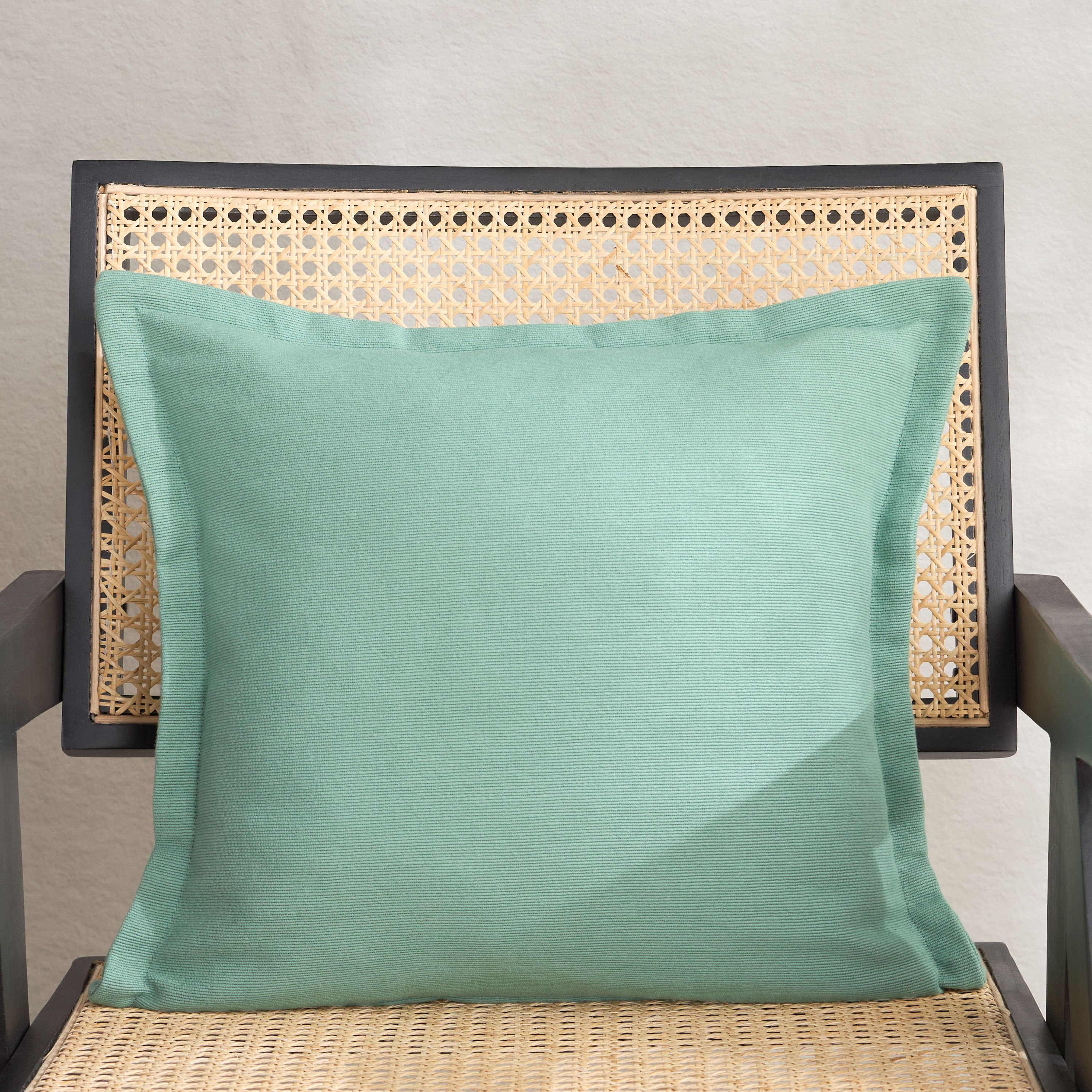 غطاء وسادة سادة مضلع من أتلانتا إزرا - 40x40 سم-hbxhomeware-hbxbedroom-image-1