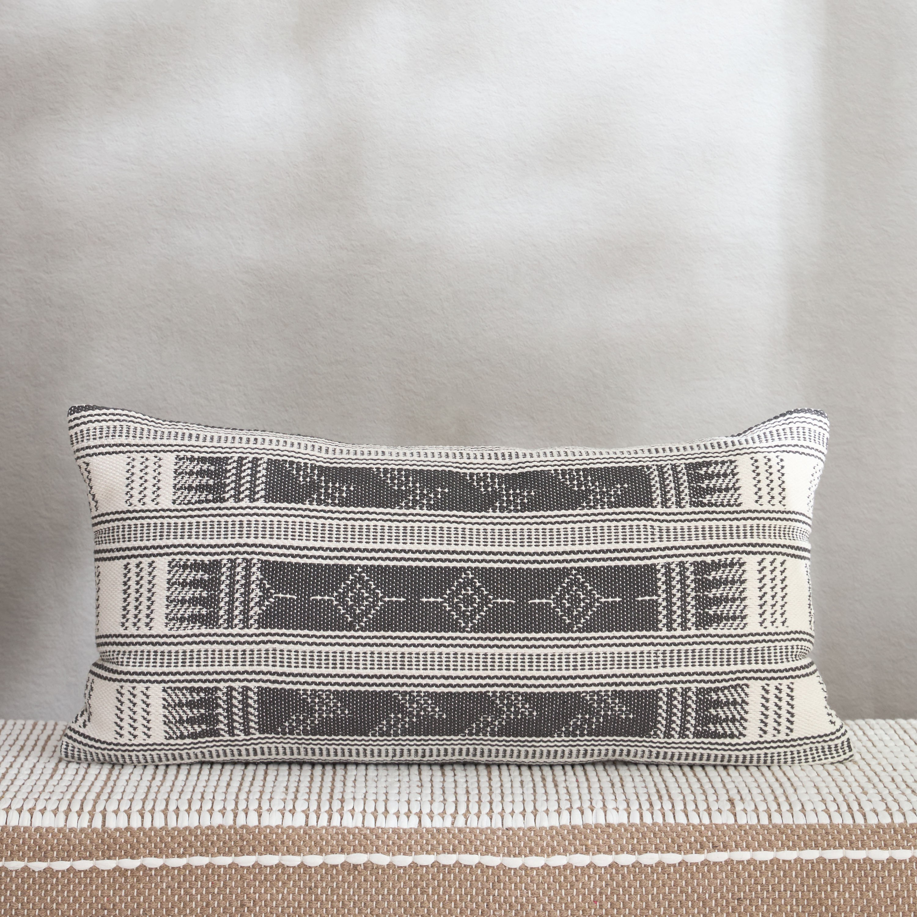 وسادة محشوة دايموند من بريزم - 30x60 سم-hbxhomeware-hbxbedroom-image-1