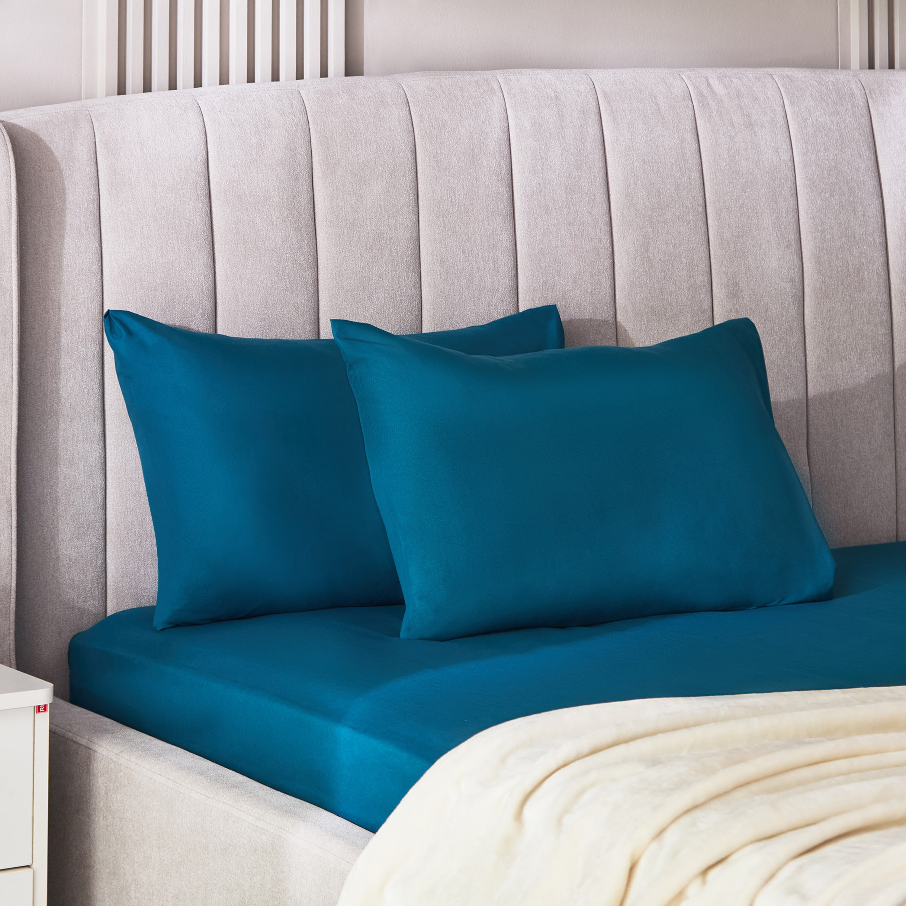 طقم أغطية وسادة سادة من ألياف دقيقة قطعتين من ديربي - 45x70 سم-hbxhomeware-hbxbedroom-image-1