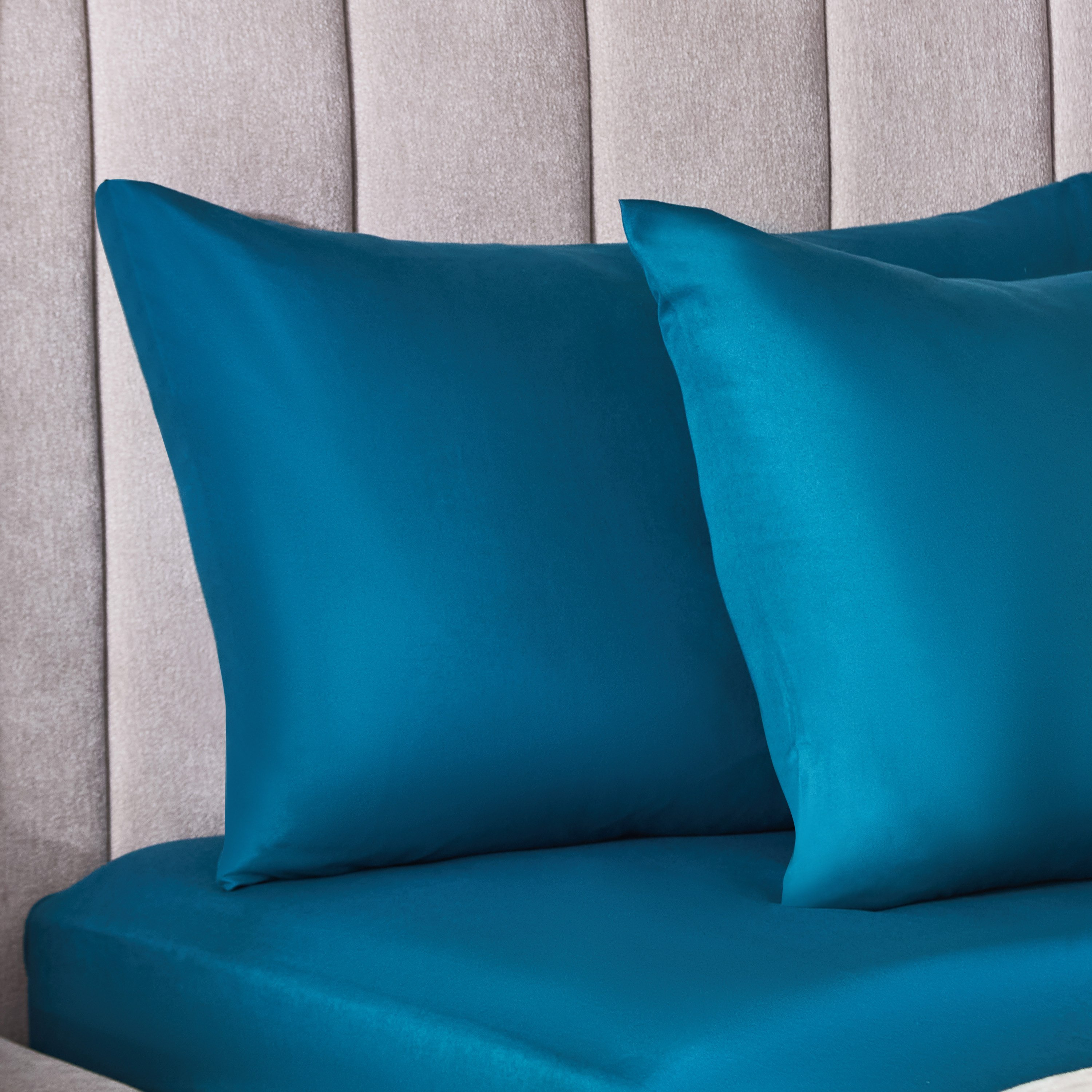 طقم أغطية وسادة سادة من ألياف دقيقة قطعتين من ديربي - 45x70 سم-hbxhomeware-hbxbedroom-image-3