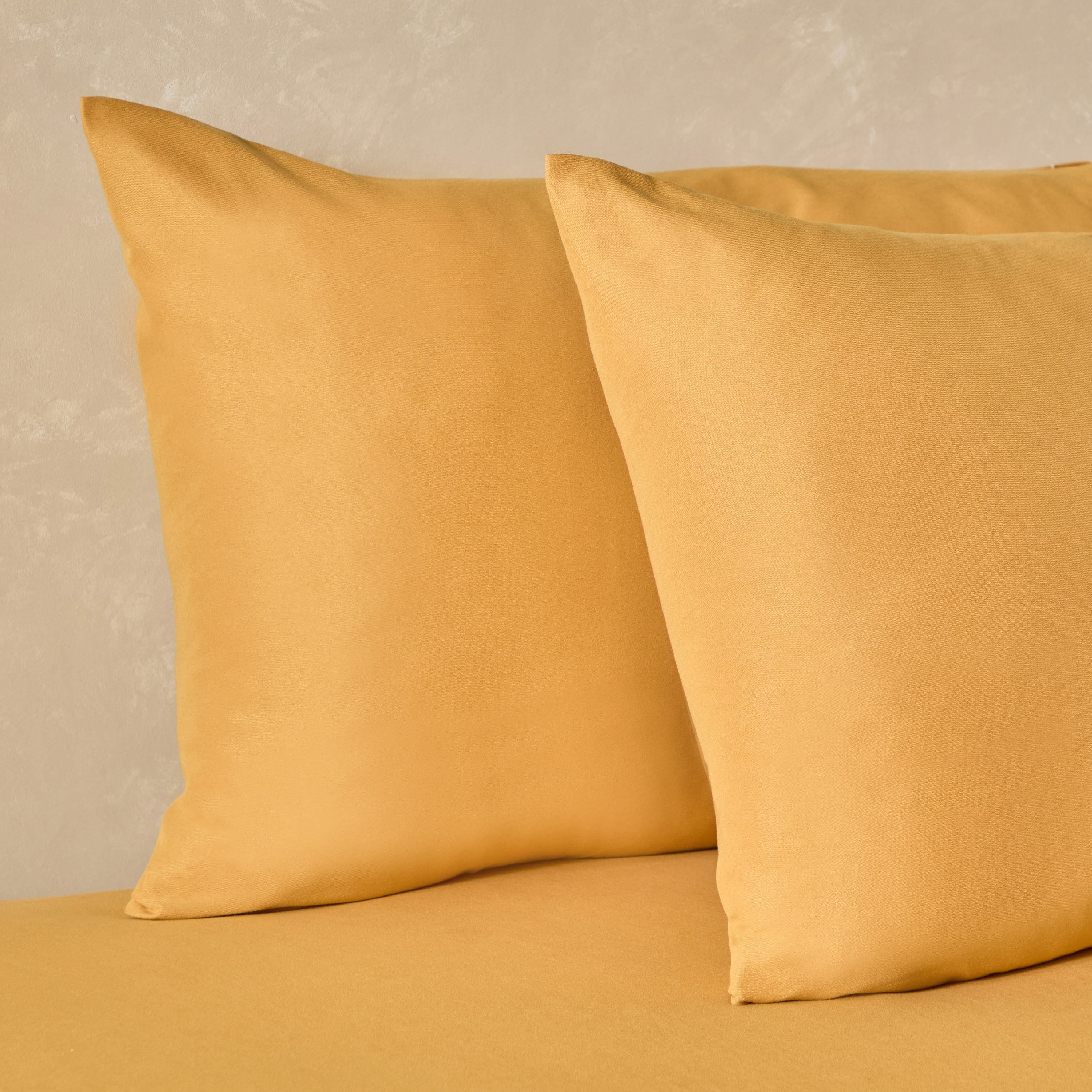 طقم أغطية وسائد سادة من الألياف الدقيقة من قطعتين من ديربي - 45x70 سم-hbxhomeware-hbxbedroom-image-3