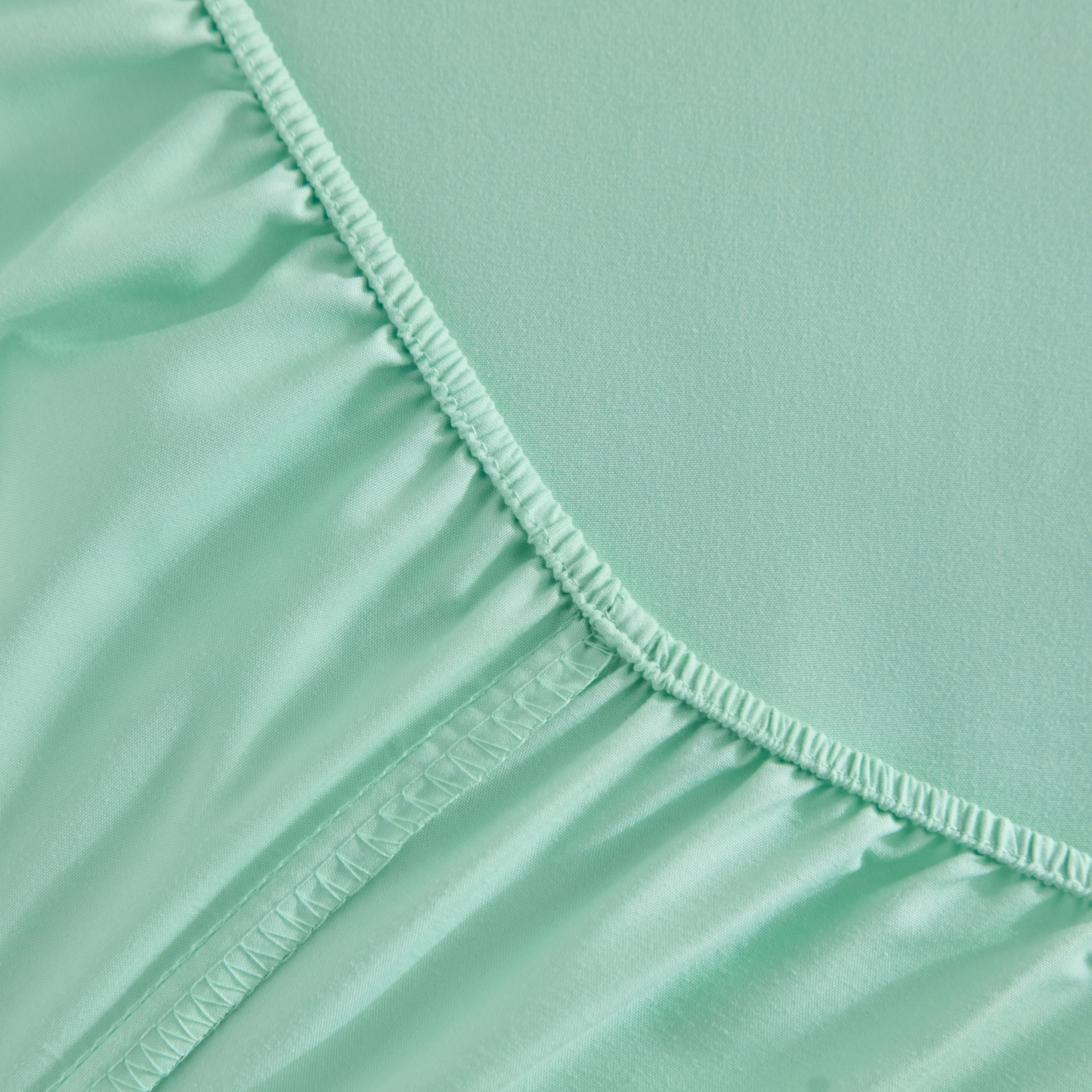Derby Solid Queen Microfibre Fitted Sheet - 150x200+25 cm-hbxhomeware-hbxbedroom-image-5