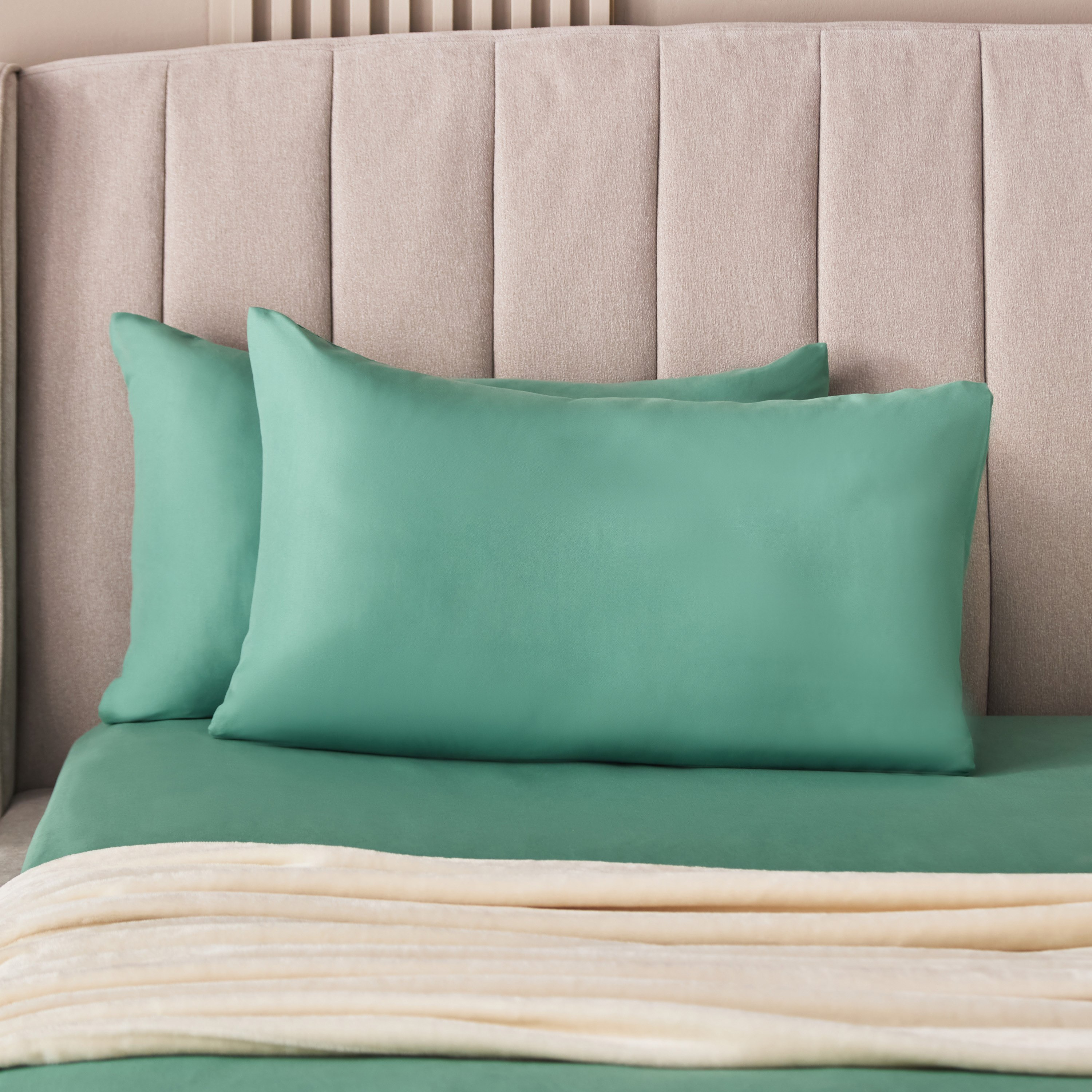 Derby 2-Piece Solid Microfibre Pillowcase Set - 45x70 cm-hbxhomeware-hbxbedroom-image-2
