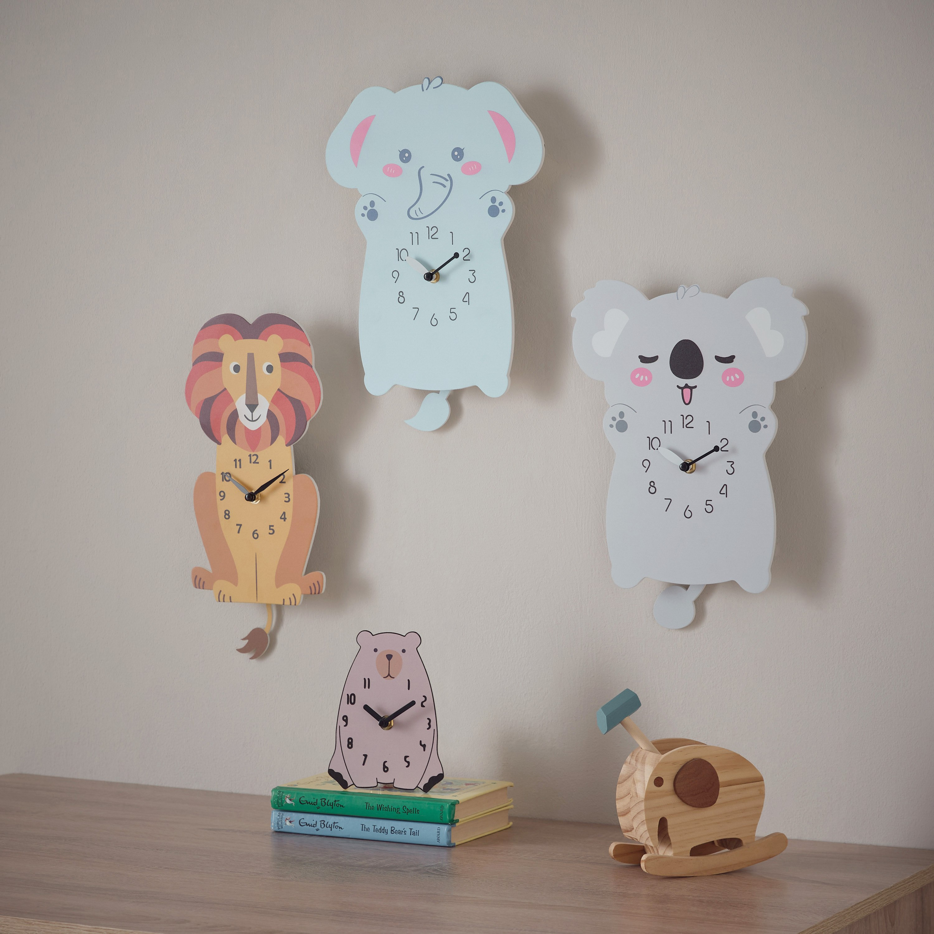ساعة حائط ليون بينديلوم من بلايلاند - 25.8x36 سم-hbxdecorandfurnishings-homeaccessories-clocks-image-4