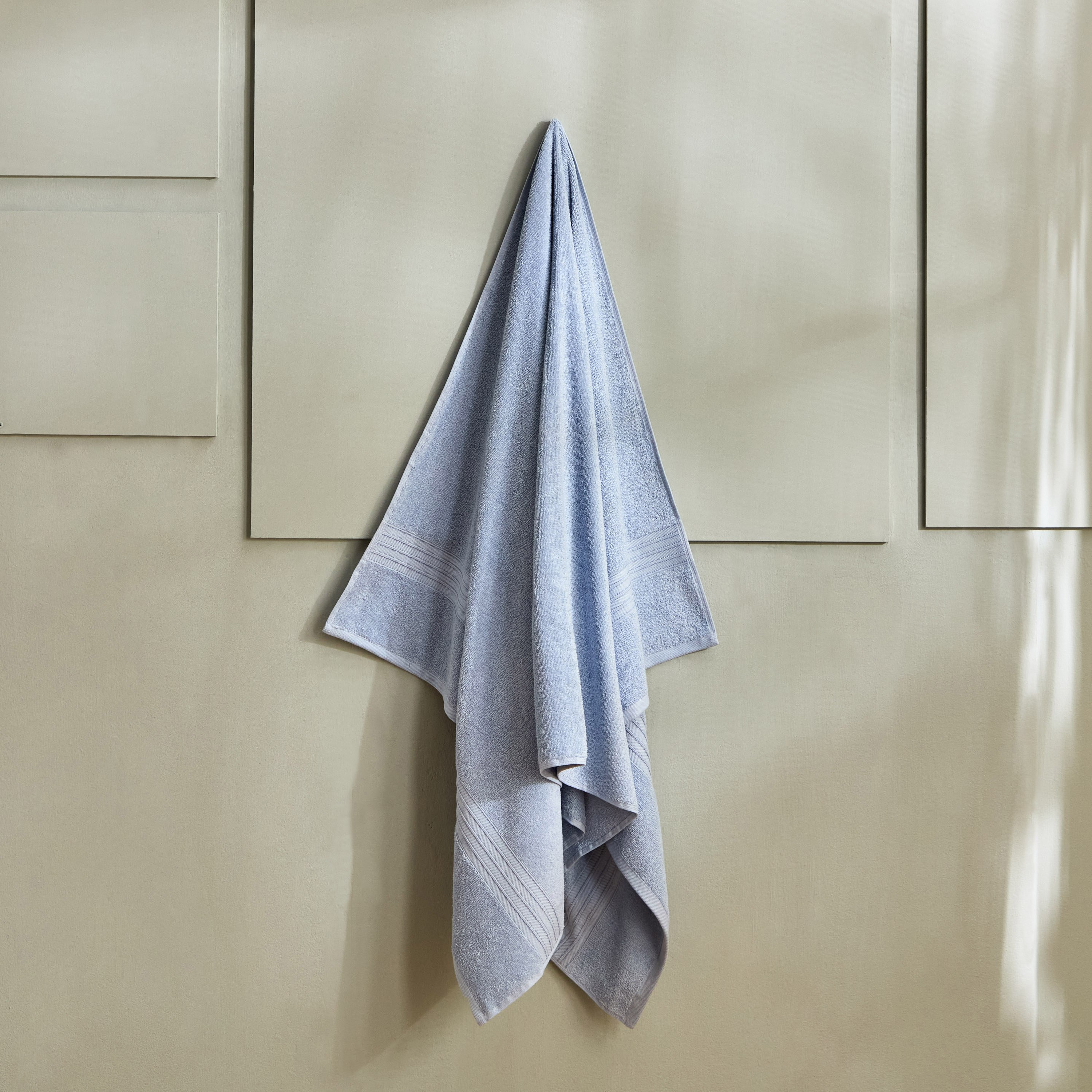 منشفة حمام ممشطة من إيسنشيال - 90x150 سم-hbxbathroom-bathroomtextiles-image-1