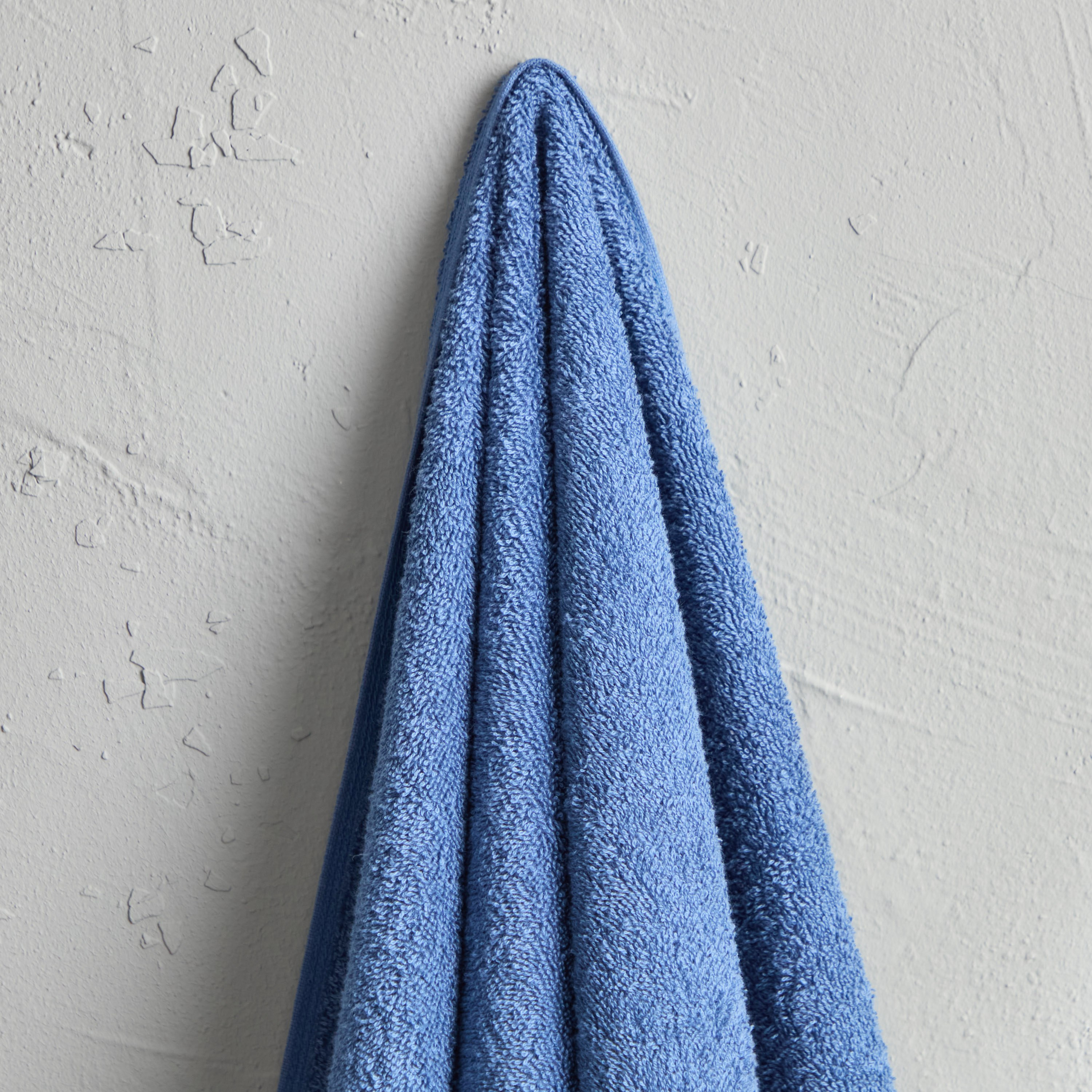 منشفة حمام ممشطة من إيسنشيال - 70x140 سم-hbxbathroom-bathroomtextiles-image-2