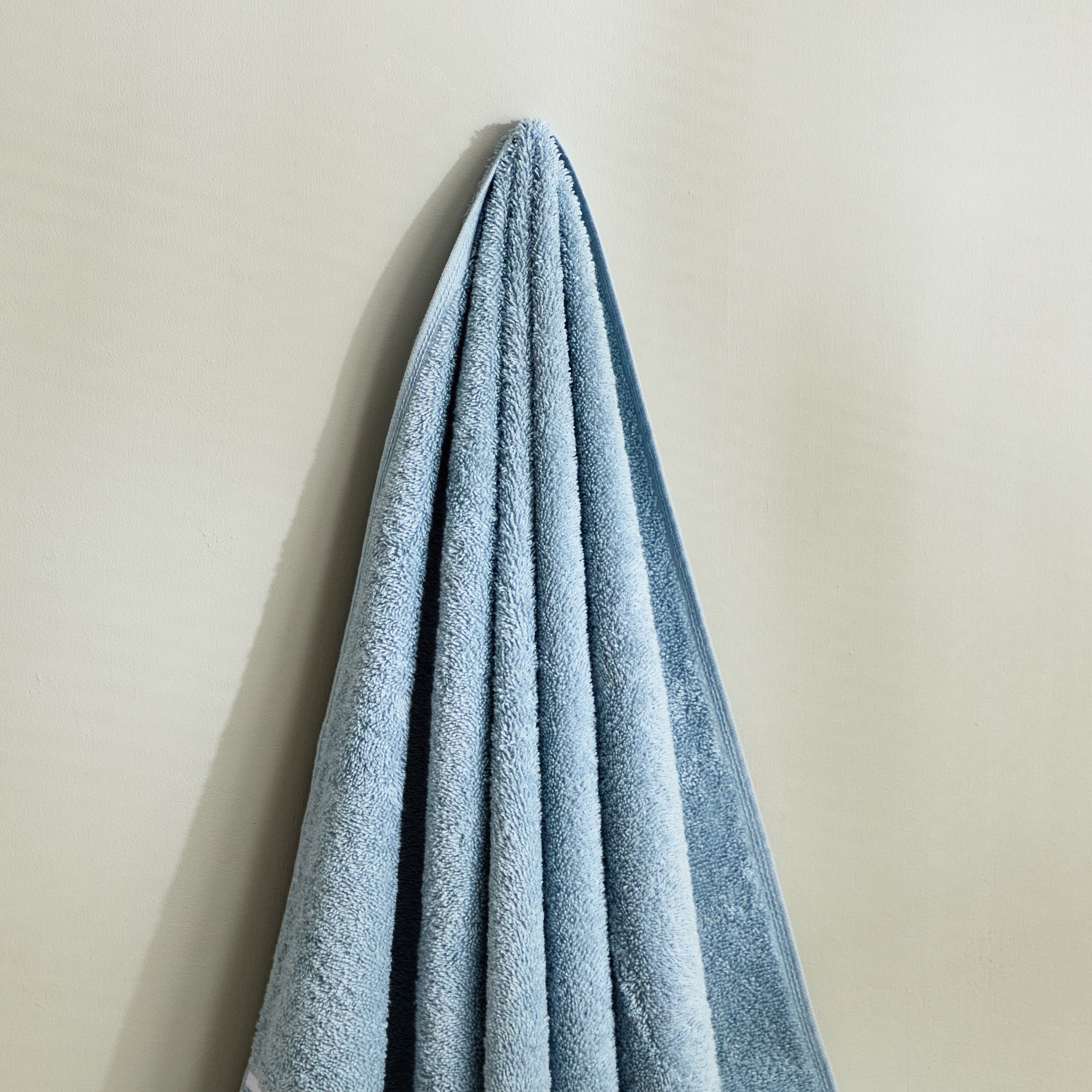 Snoopy Kids Carded Bath Towel - 65x130 cm-hbxbathroom-bathroomtextiles-image-2