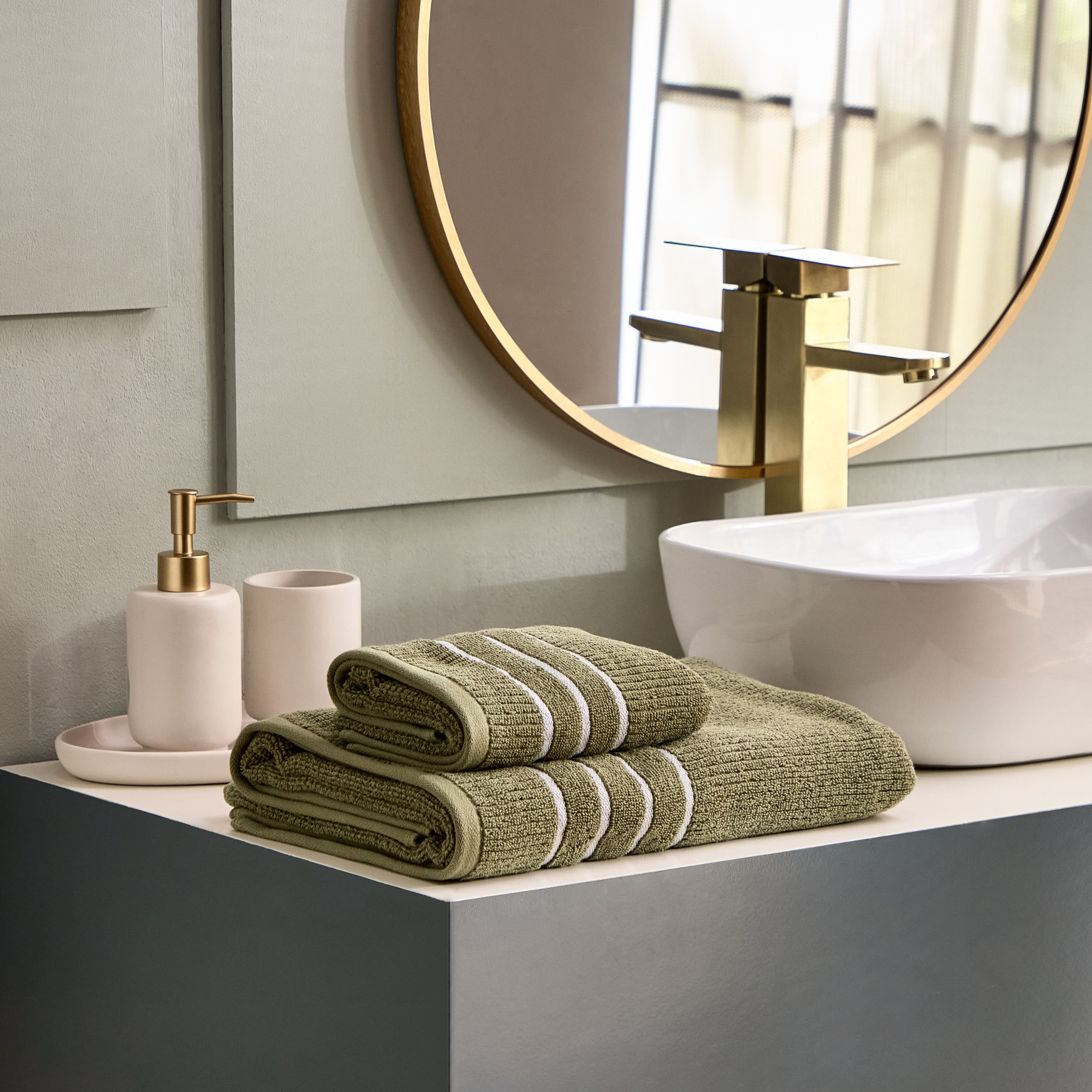 منشفة استحمام قطن مضلعة من ماتيو - 136x68 سم-hbxbathroom-bathroomtextiles-image-4