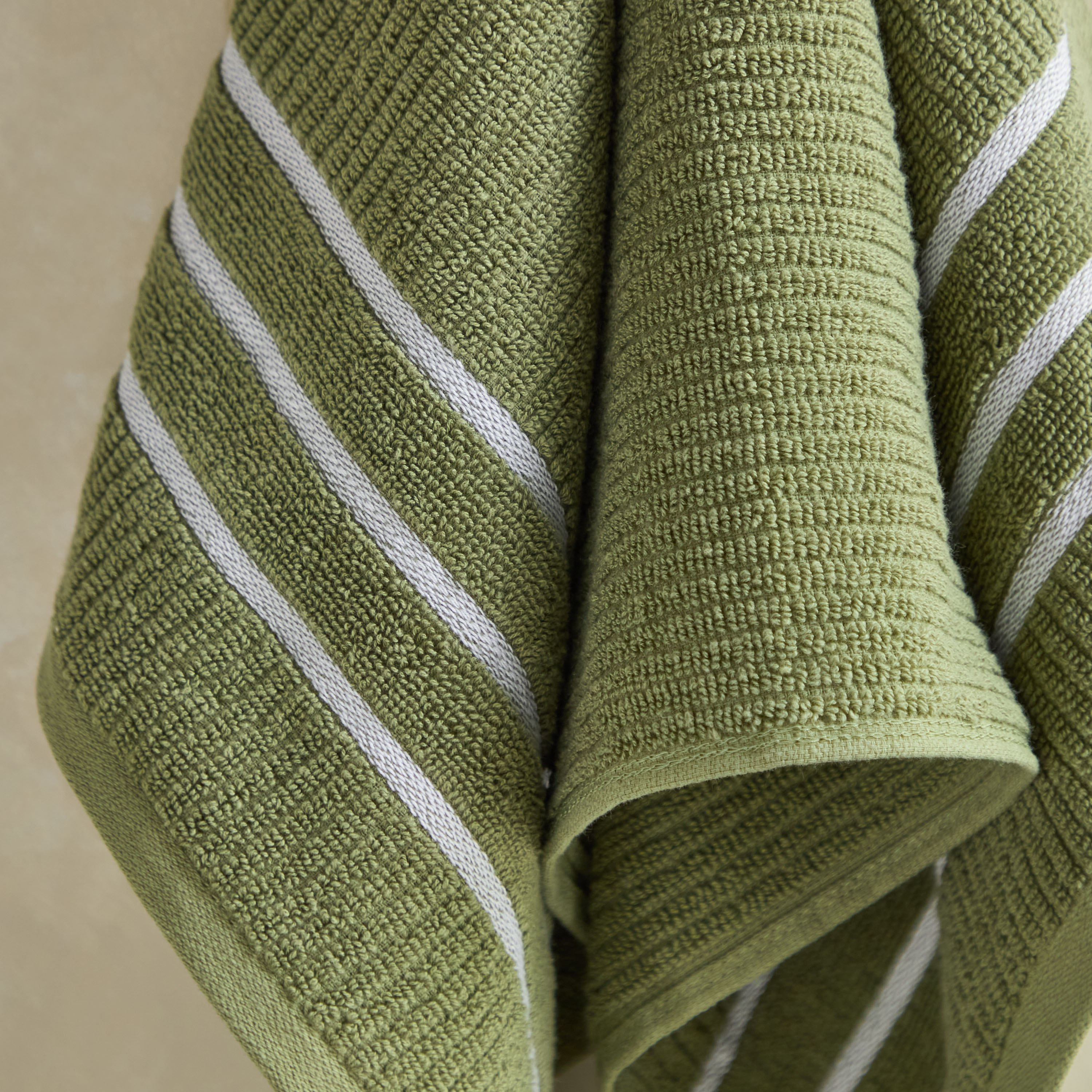 منشفة يد قطن مضلّعة من ماتيو - 70x40 سم-hbxbathroom-bathroomtextiles-image-3