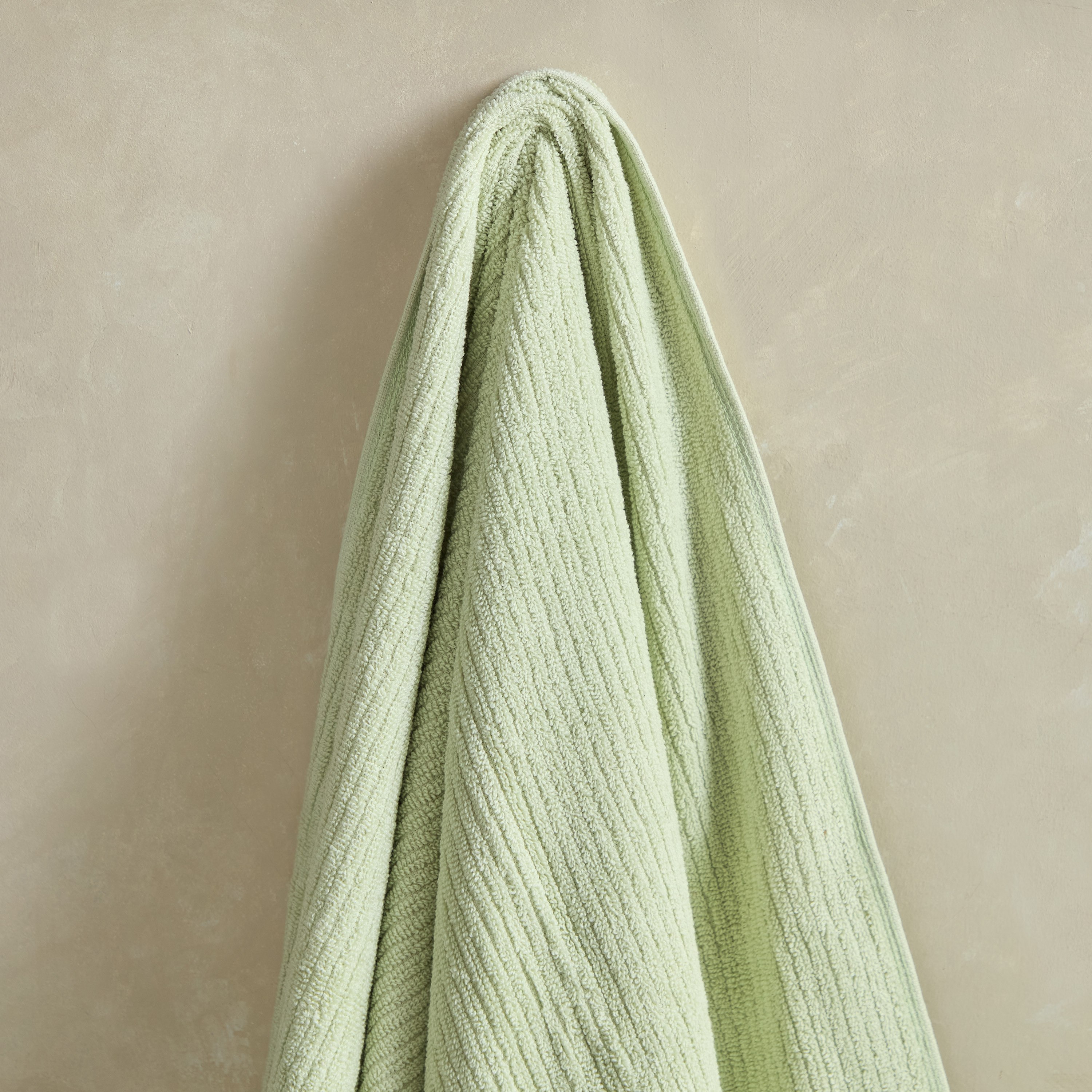 منشفة استحمام قطن مضلعة من ماتيو - 136x68 سم-hbxbathroom-bathroomtextiles-image-2