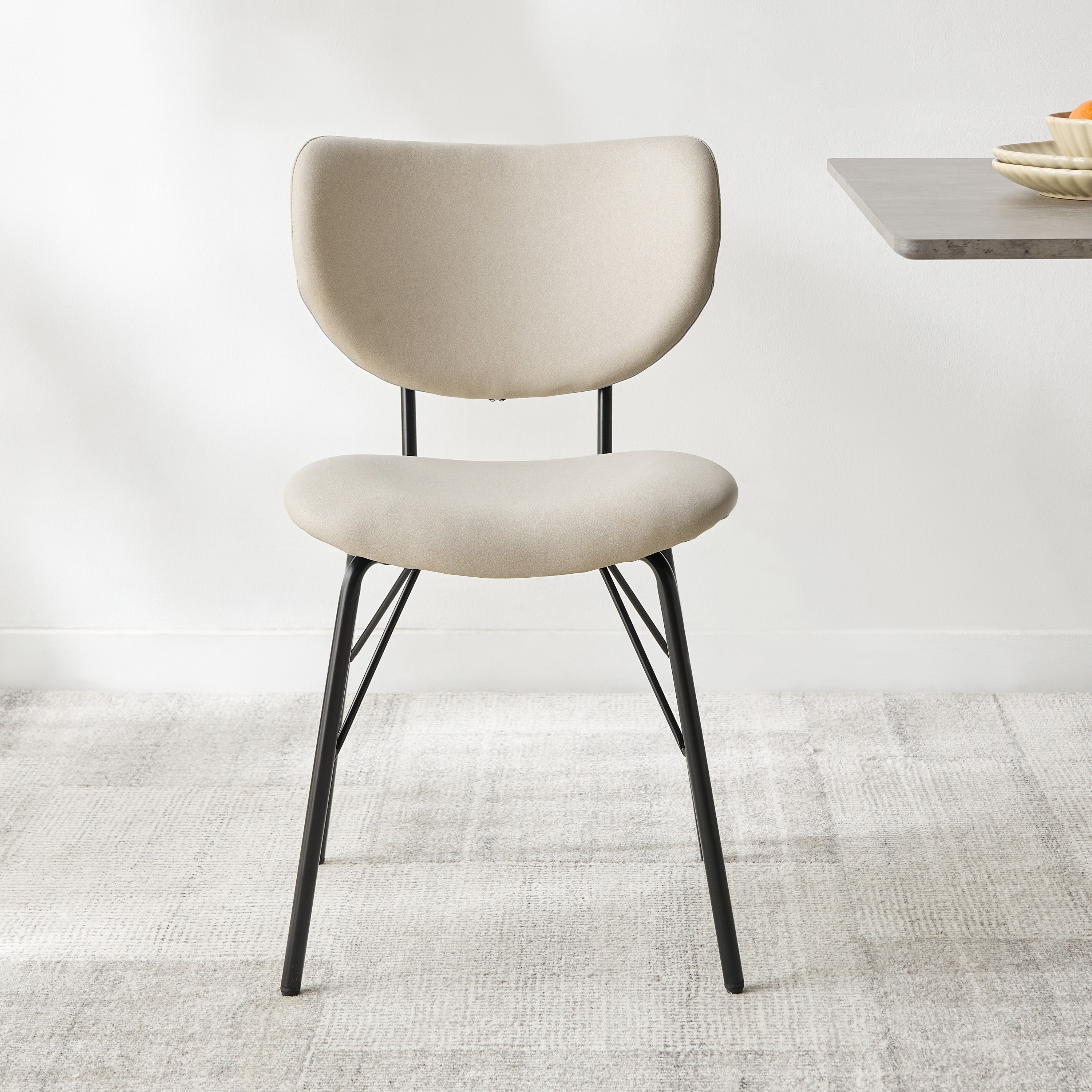 كرسي سفرة - فيوز-hbxdiningroom-diningchairs-image-2